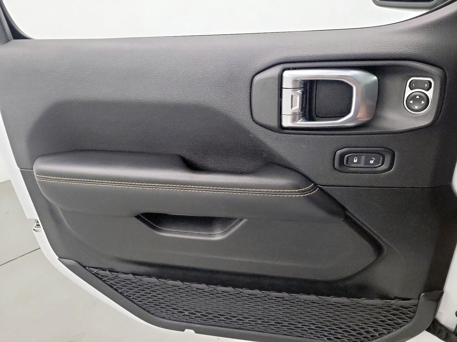 2024 Jeep Wrangler 4-Door Sahara - Photo 13