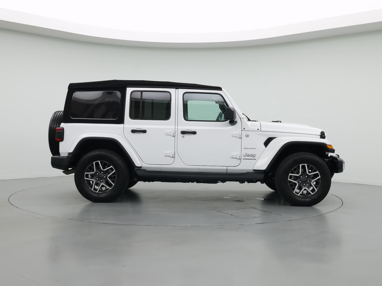 2024 Jeep Wrangler 4-Door Sahara - Photo 8