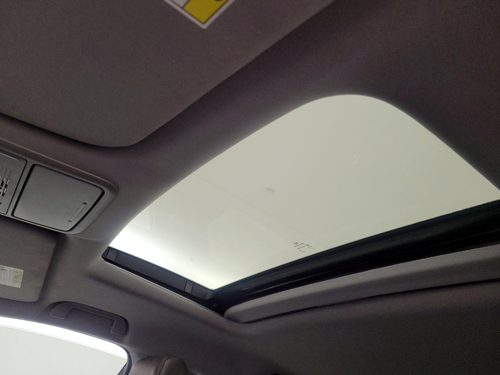 Sunroof(s) & Overhead Airbags