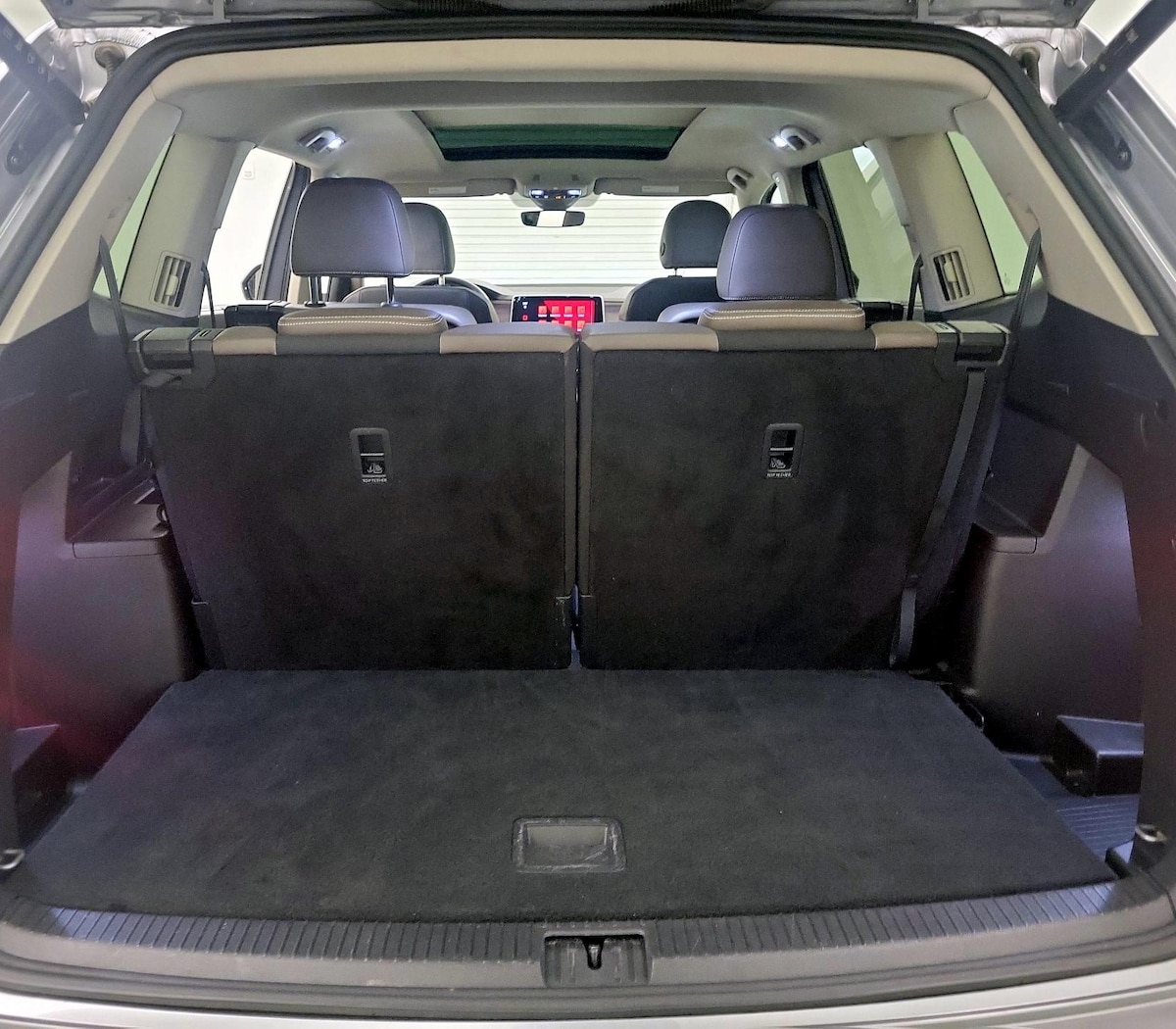 Trunk/Cargo (Seats Up)