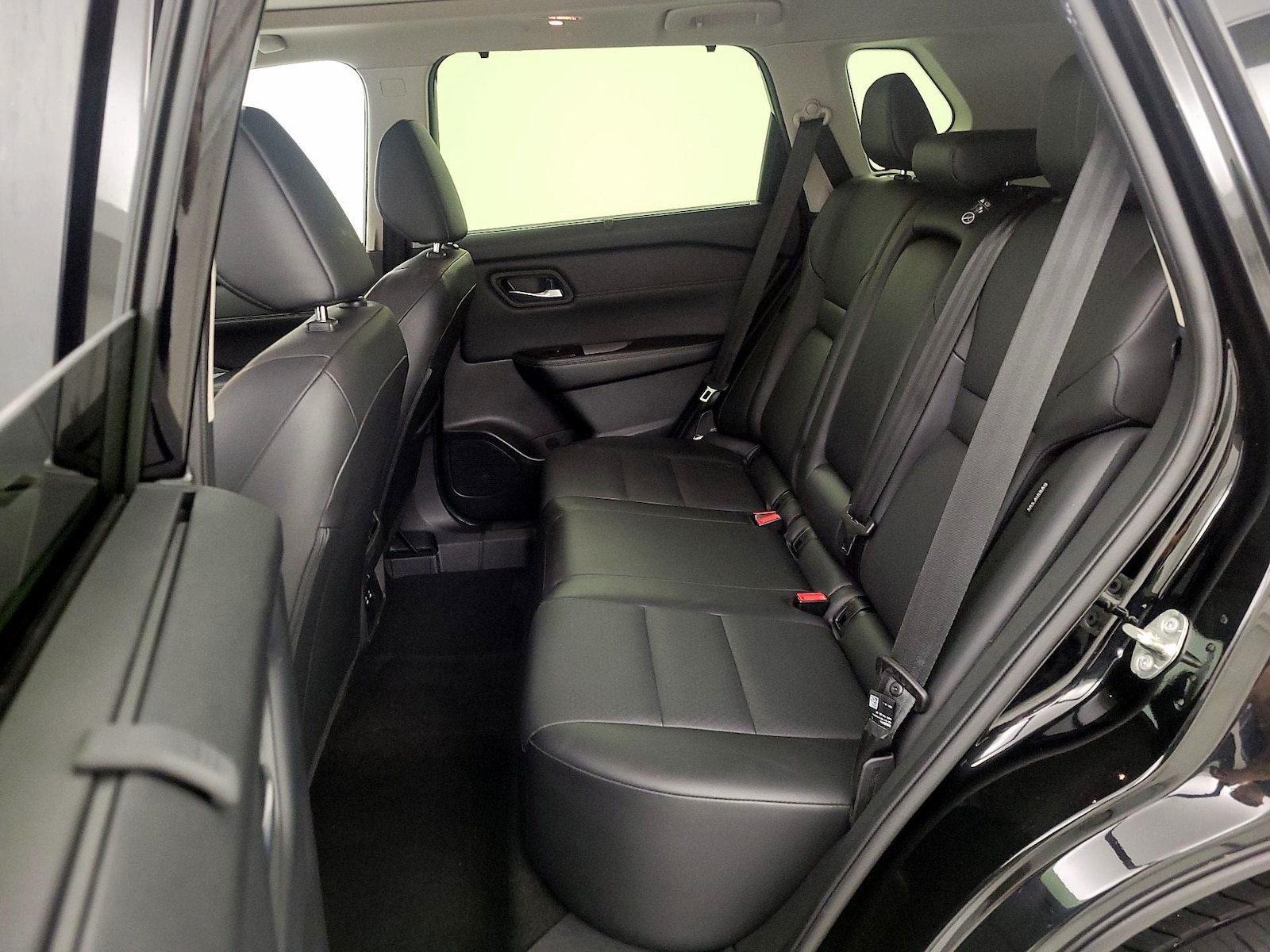 2025 Nissan Rogue SV - Photo 21