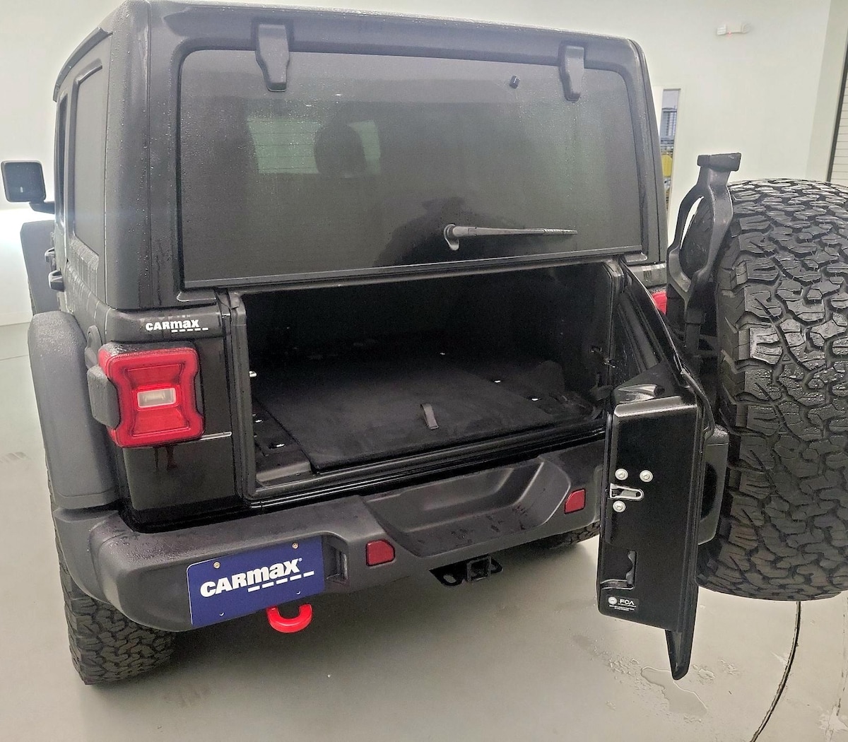 Trunk/Cargo (Seats Up)