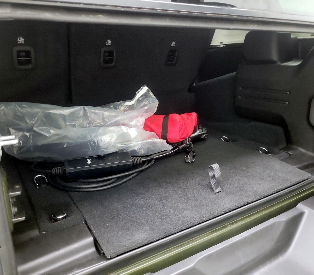 Trunk/Cargo (Seats Up)