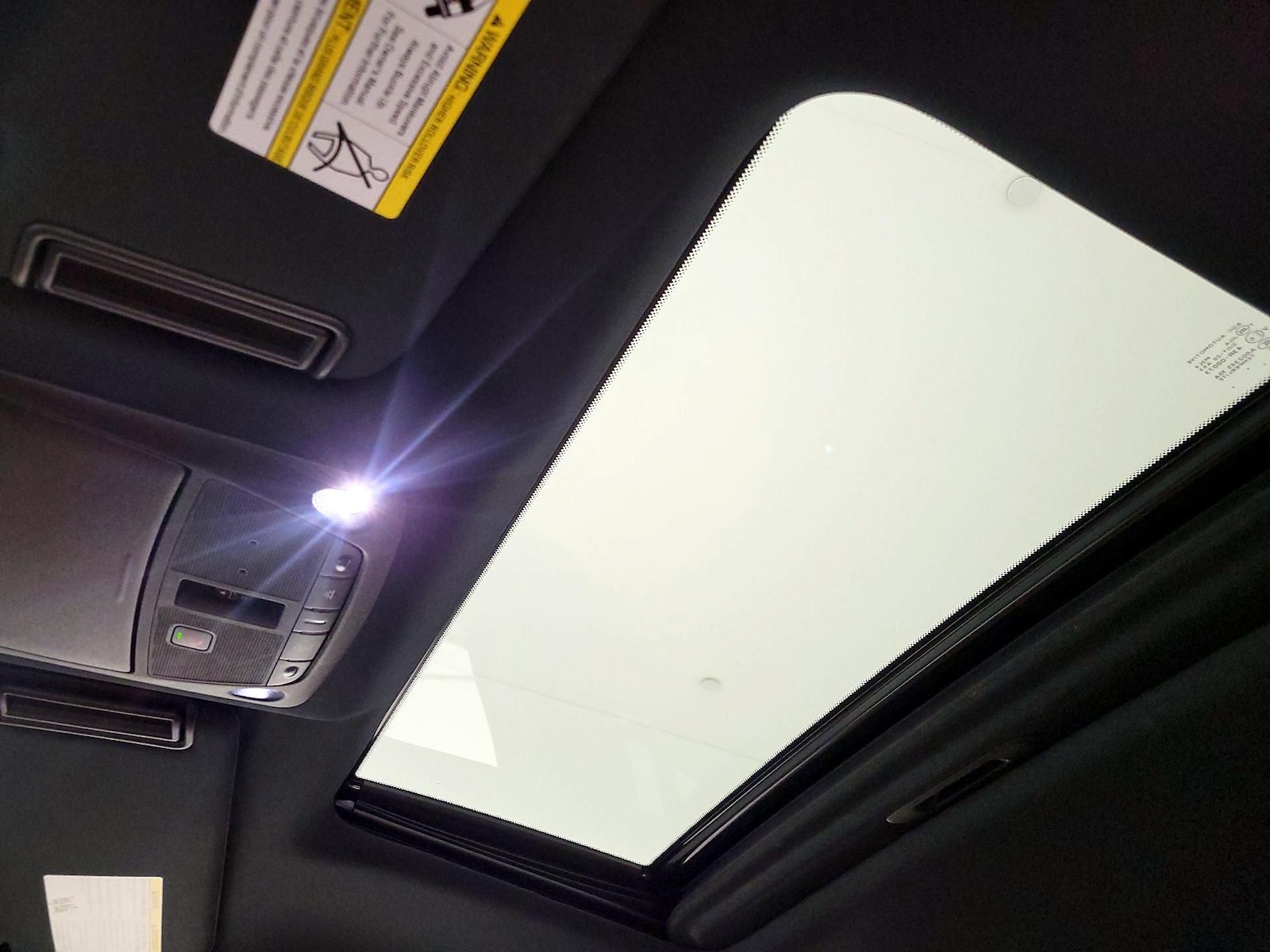 Sunroof(s) & Overhead Airbags
