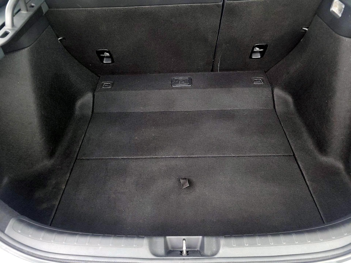 Trunk/Cargo (Seats Up)