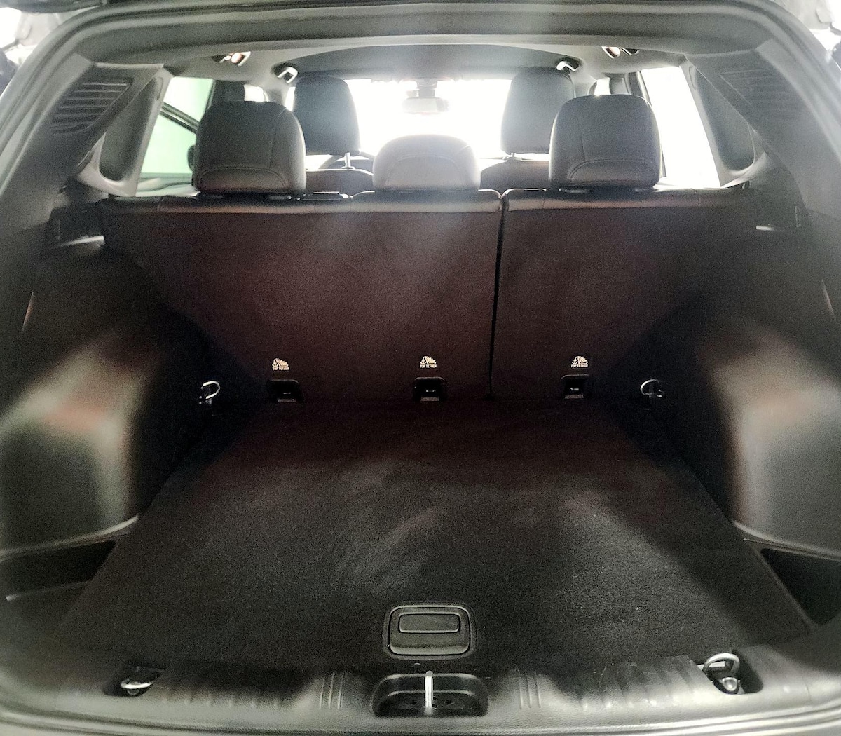 Trunk/Cargo (Seats Up)