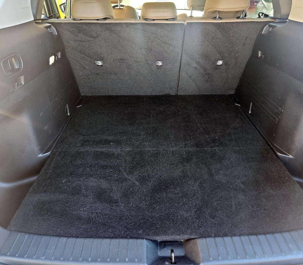 Trunk/Cargo (Seats Up)