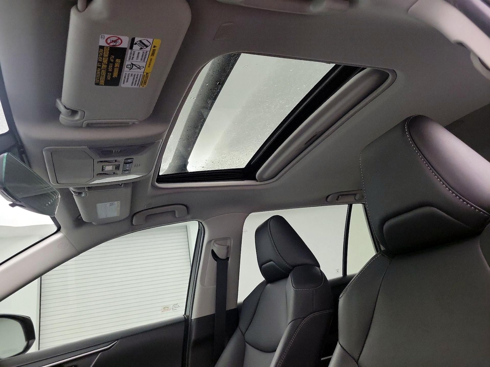 Sunroof(s) & Overhead Airbags