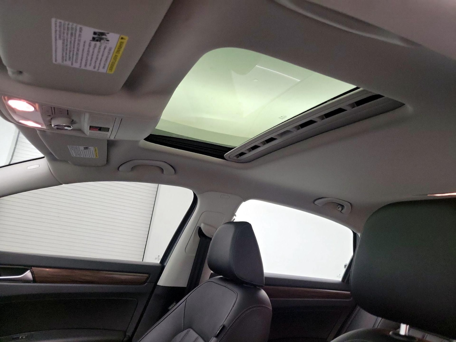 Sunroof(s) & Overhead Airbags