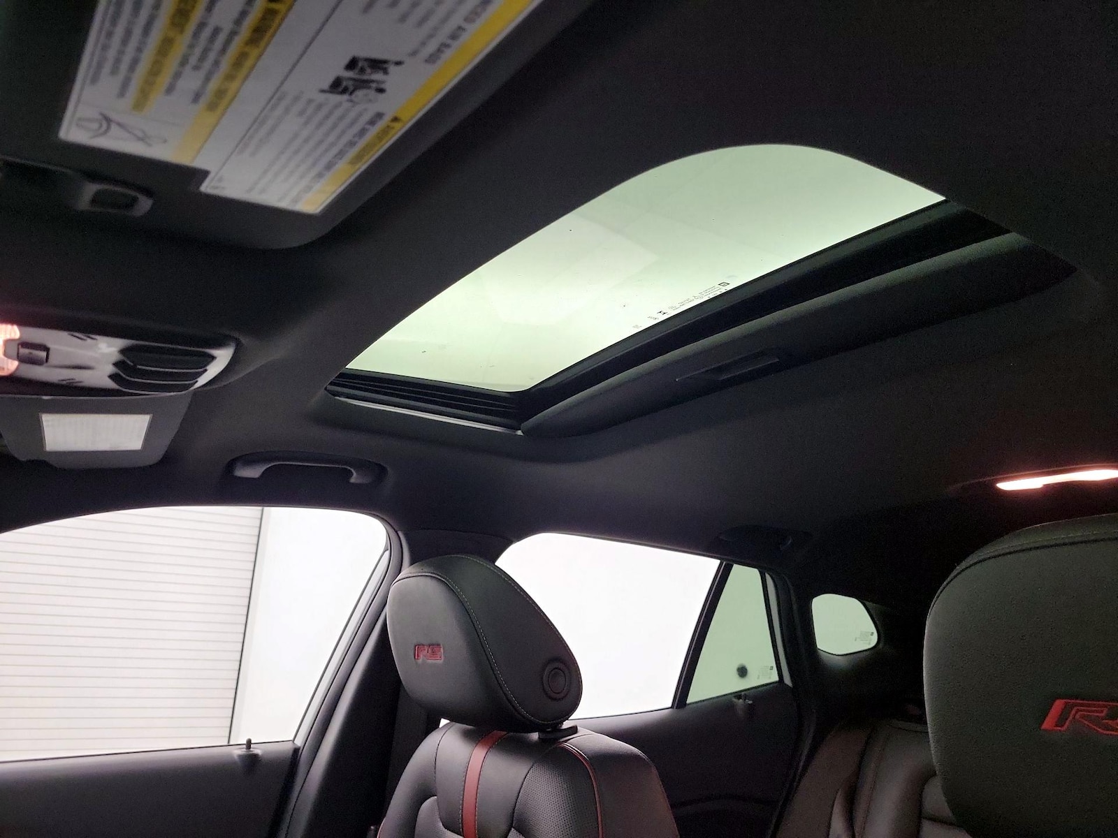 Sunroof(s) & Overhead Airbags