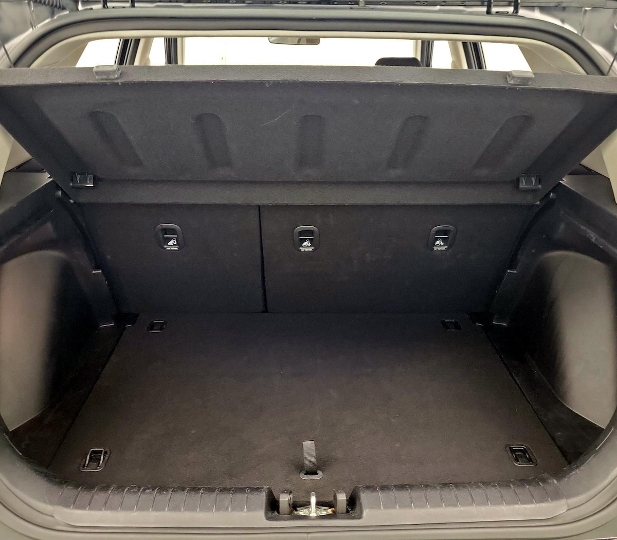 Trunk/Cargo (Seats Up)