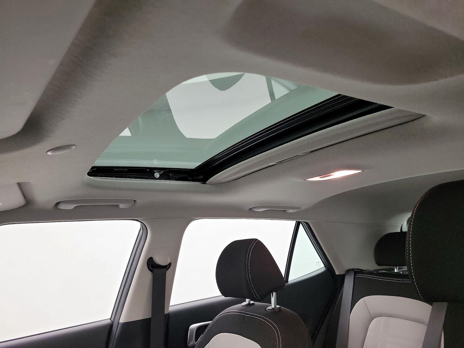Sunroof(s) & Overhead Airbags