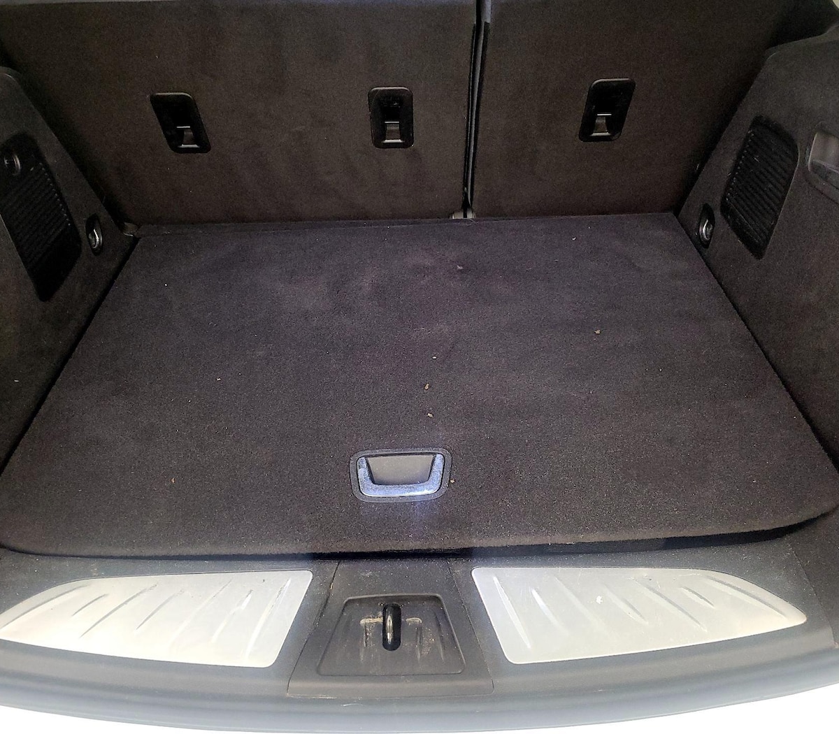 Trunk/Cargo (Seats Up)