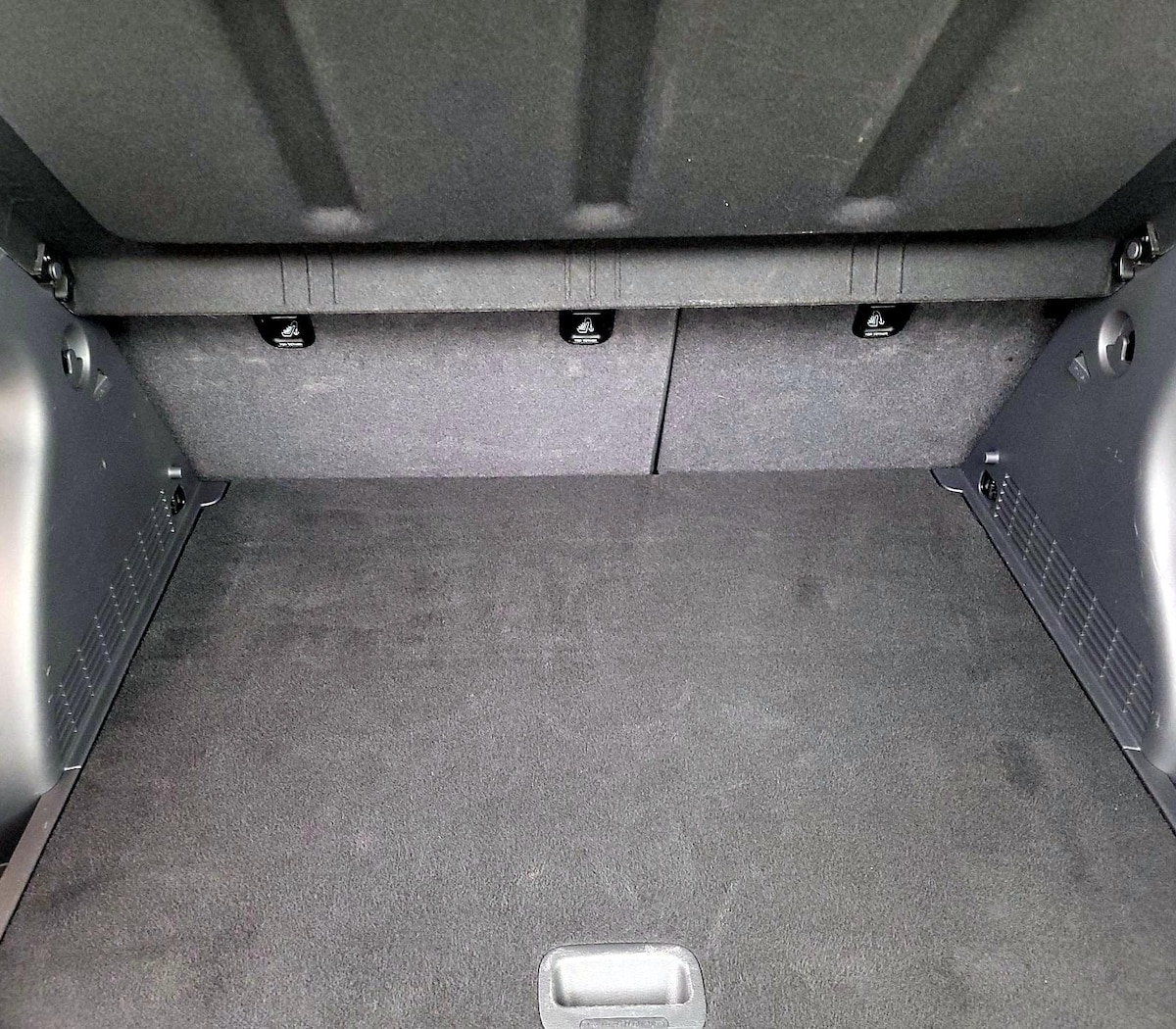 Trunk/Cargo (Seats Up)