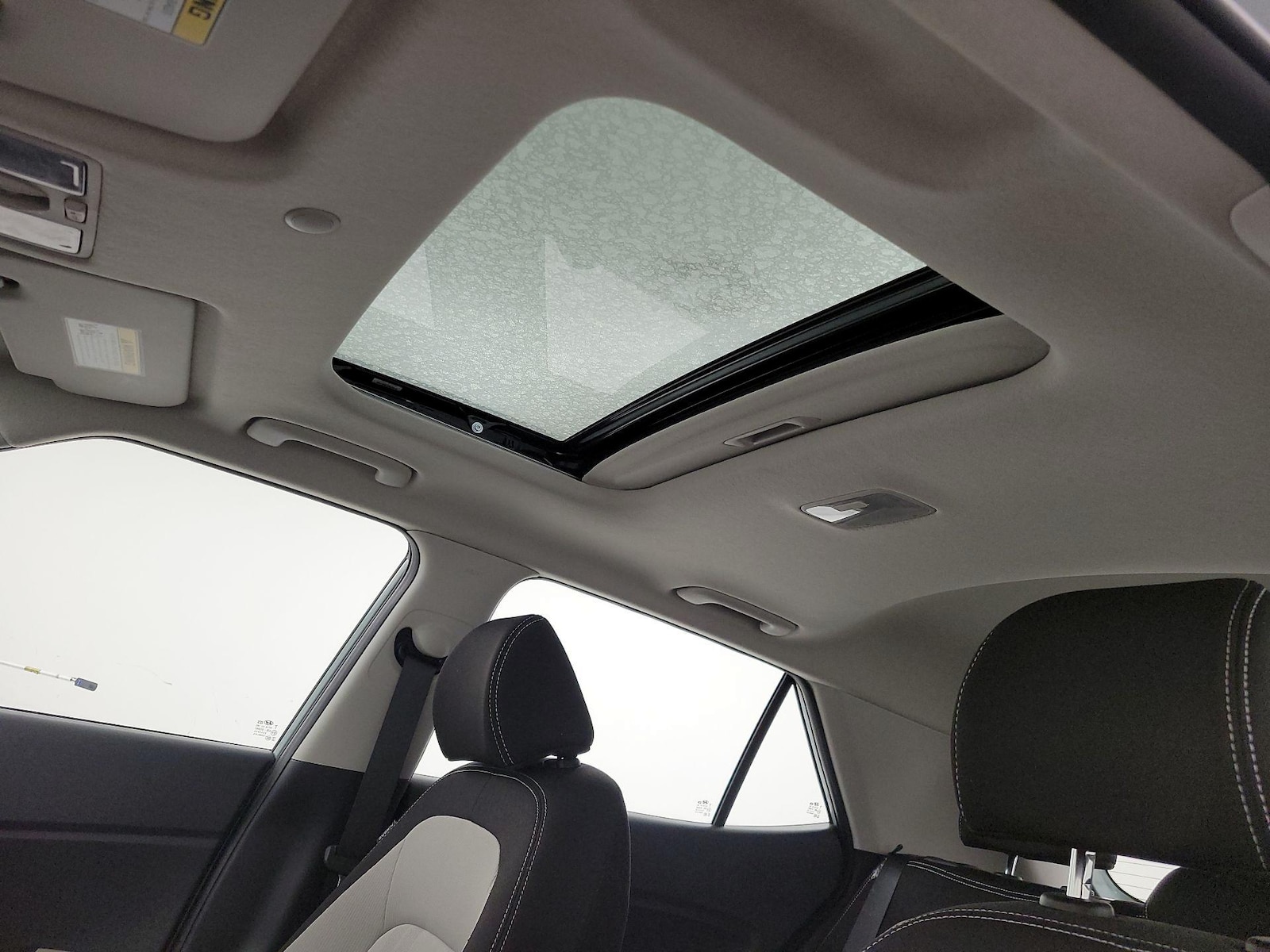 Sunroof(s) & Overhead Airbags