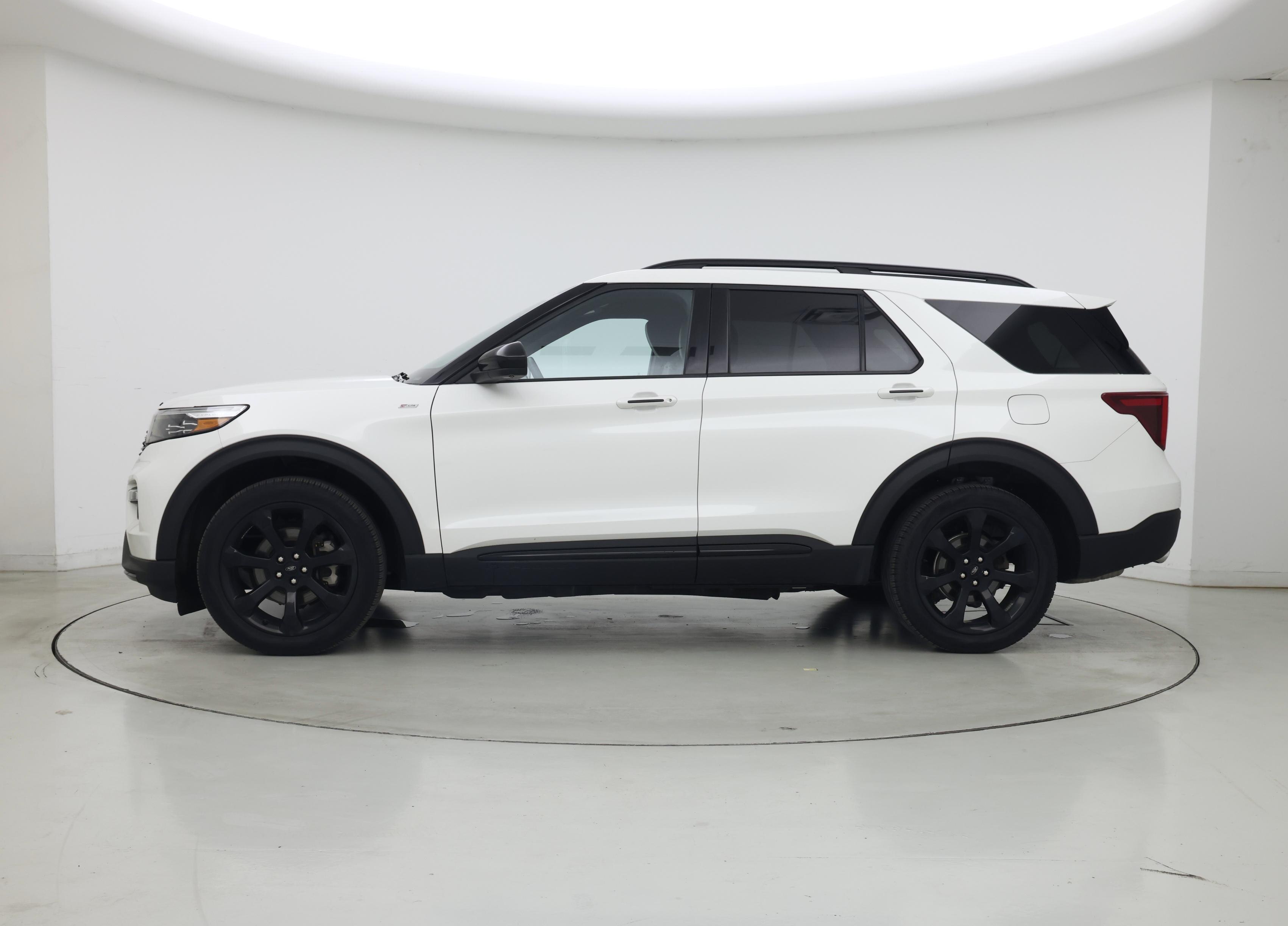 Thumbnail: 2023 Ford Explorer - 3