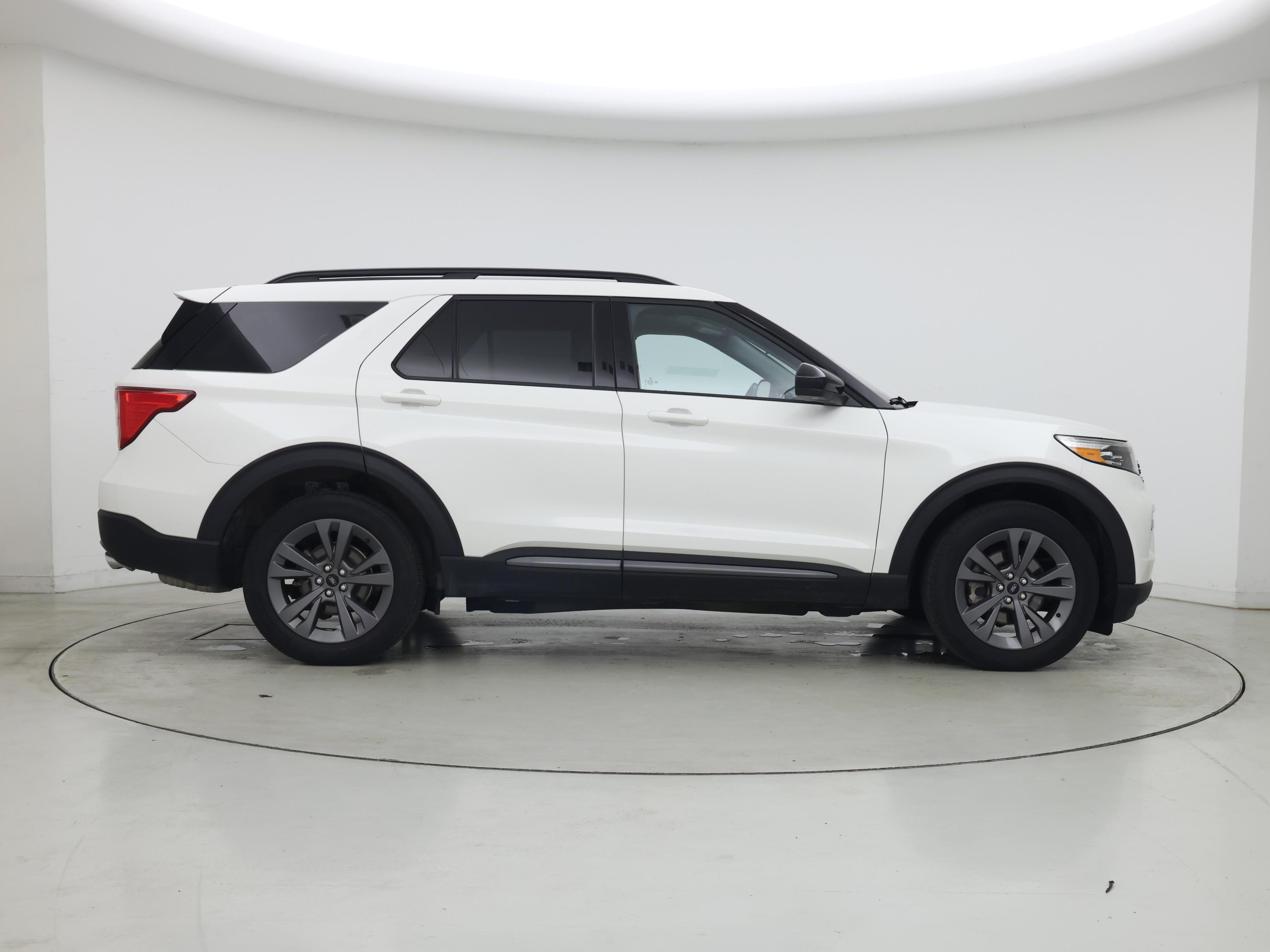 Thumbnail: 2023 Ford Explorer - 7
