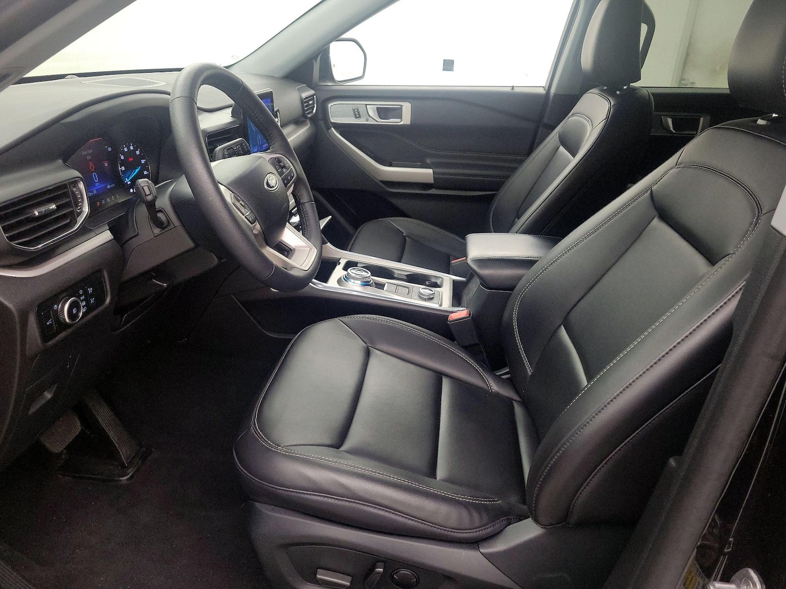 2024 Ford Explorer XLT - Photo 12