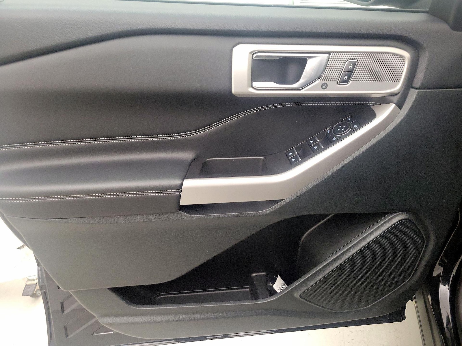 2024 Ford Explorer XLT - Photo 13