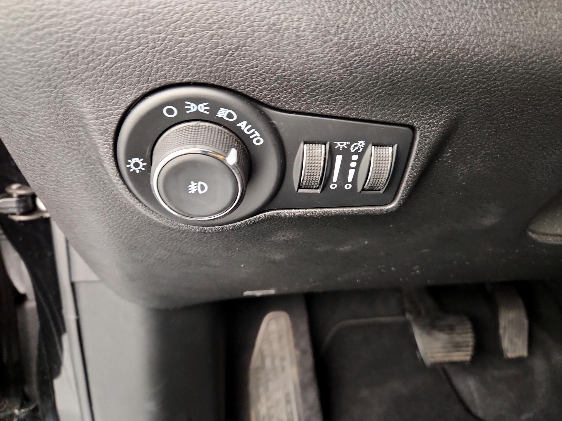 Thumbnail: 2022 Jeep Compass - 13
