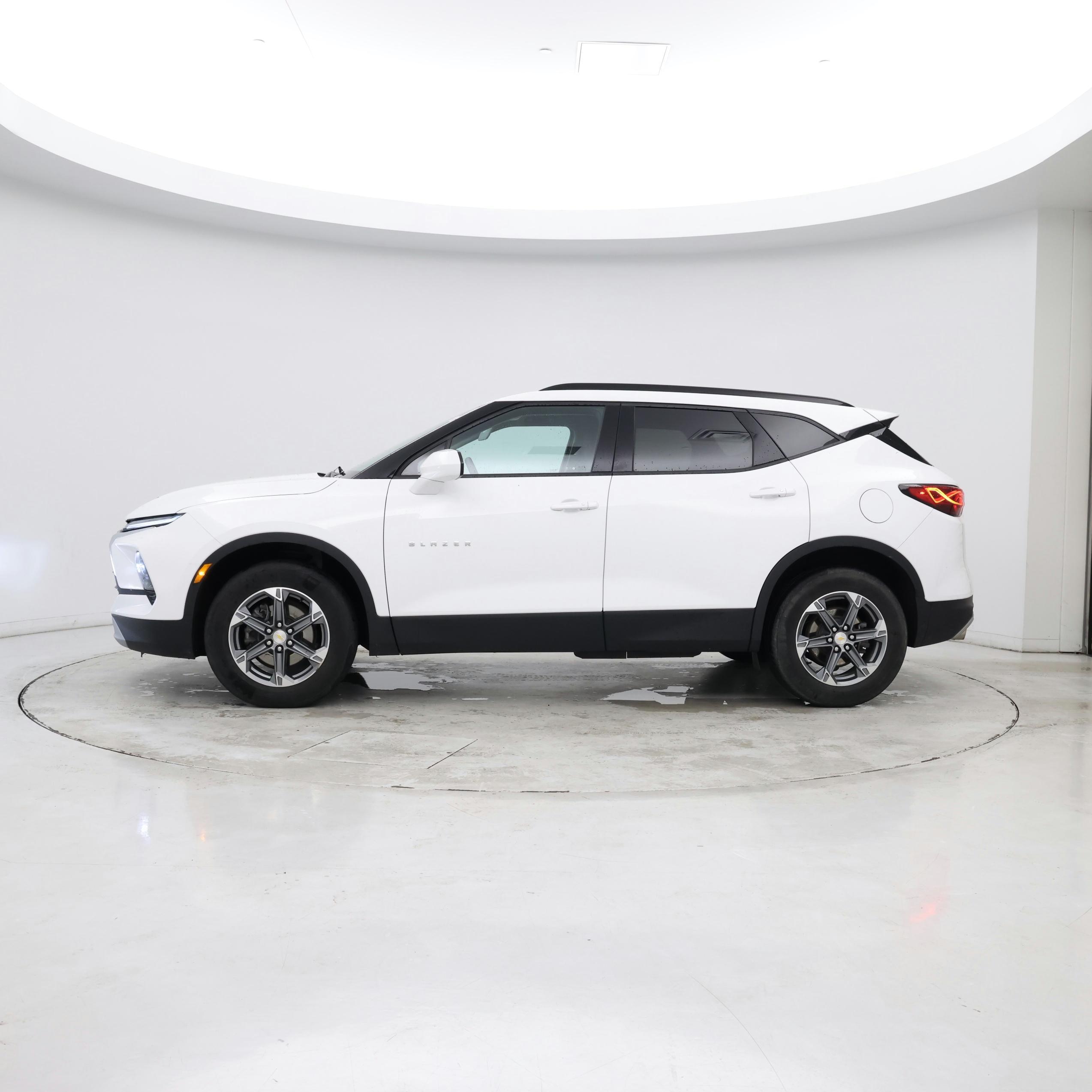 Thumbnail: 2023 Chevrolet Blazer - 2