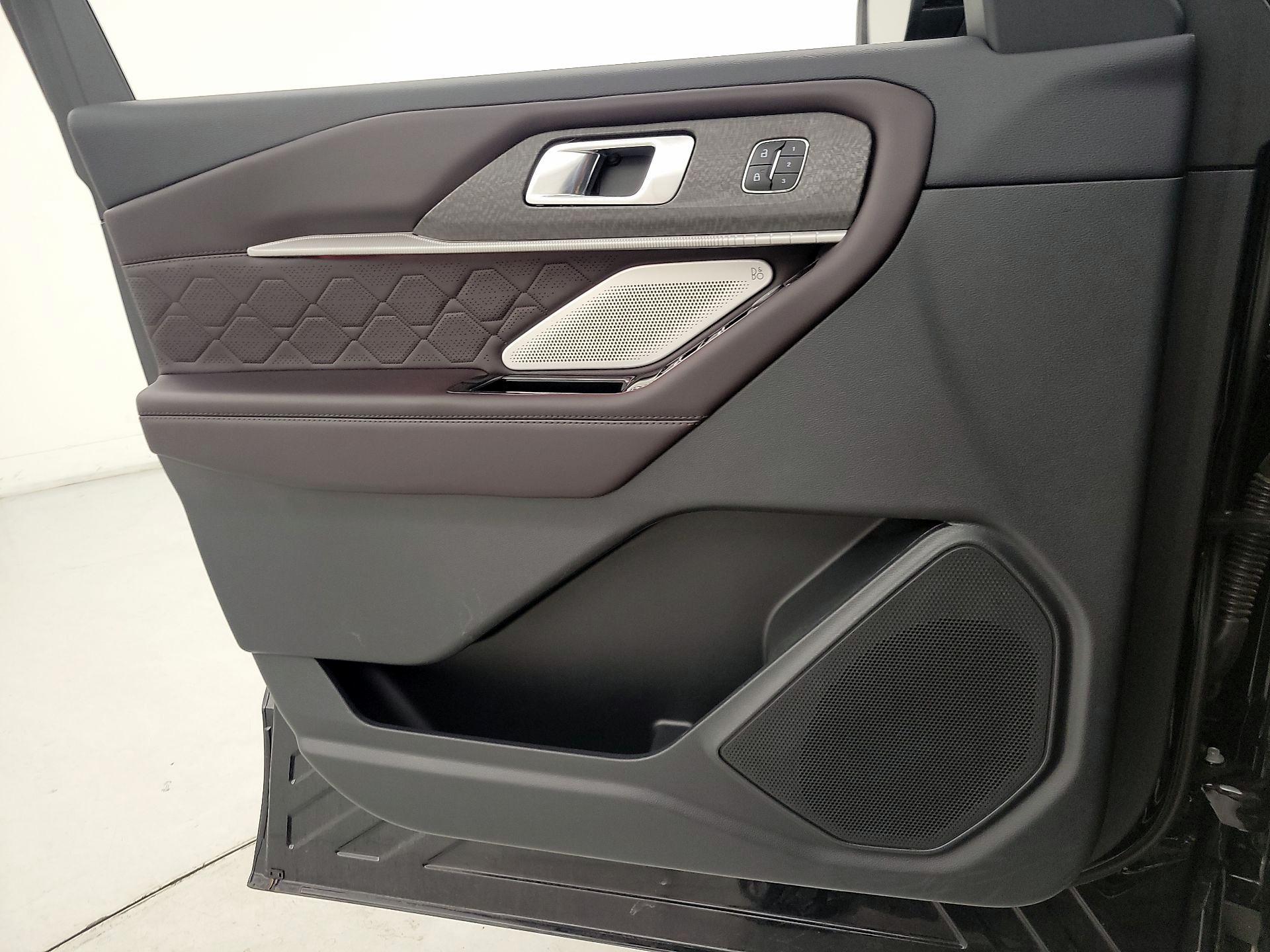 Thumbnail: 2025 Ford Explorer - 12