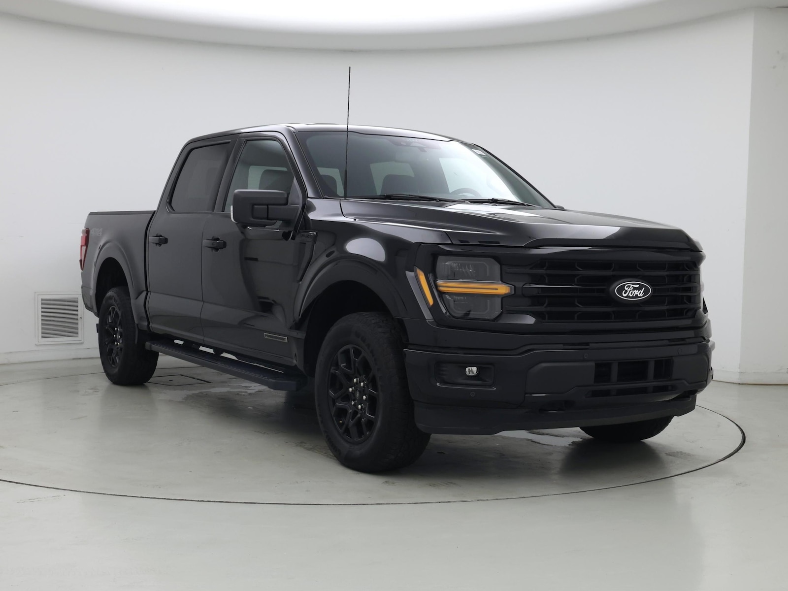 2024 Ford F-150 XLT - Photo 2