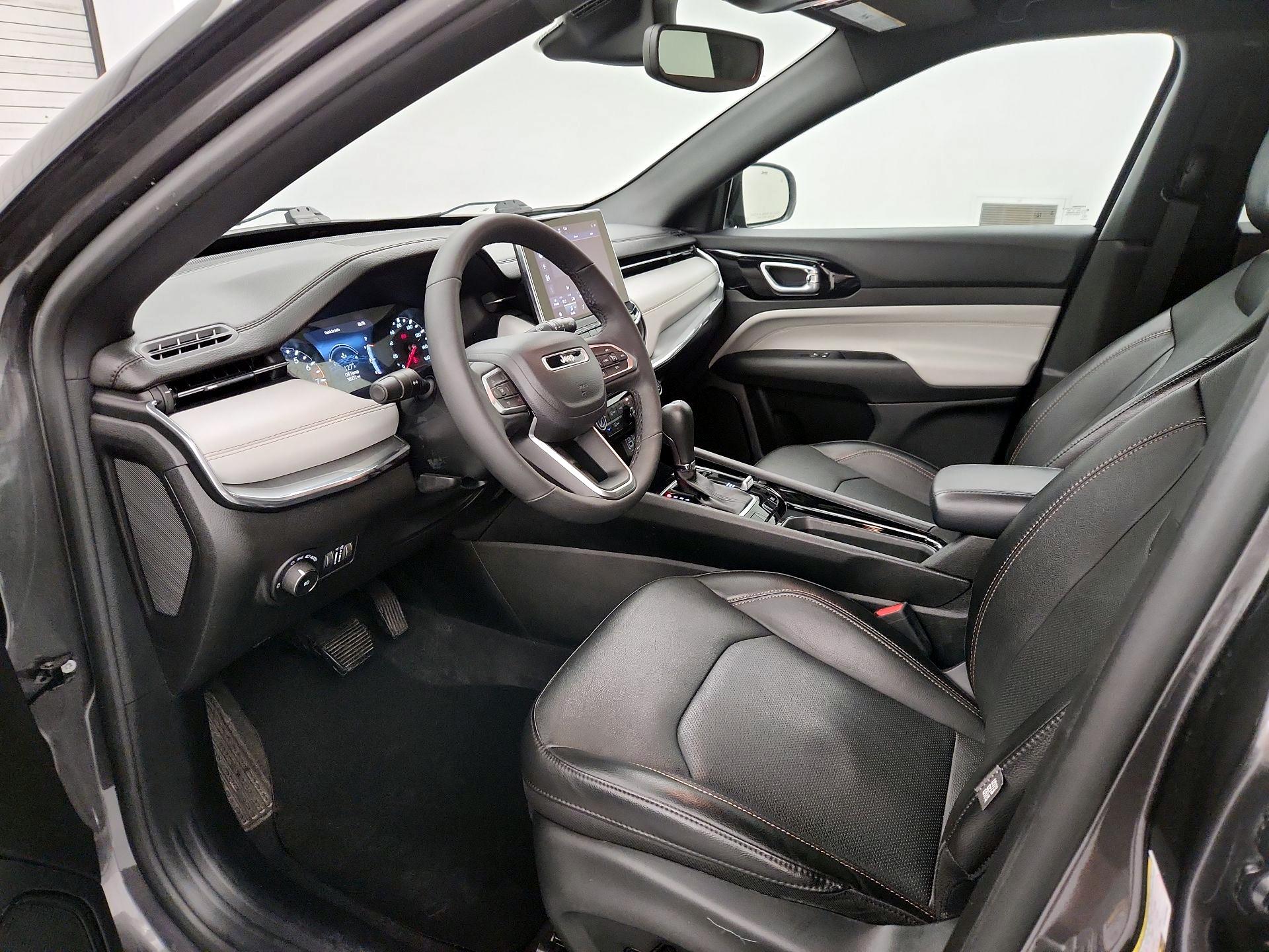 Thumbnail: 2023 Jeep Compass - 11