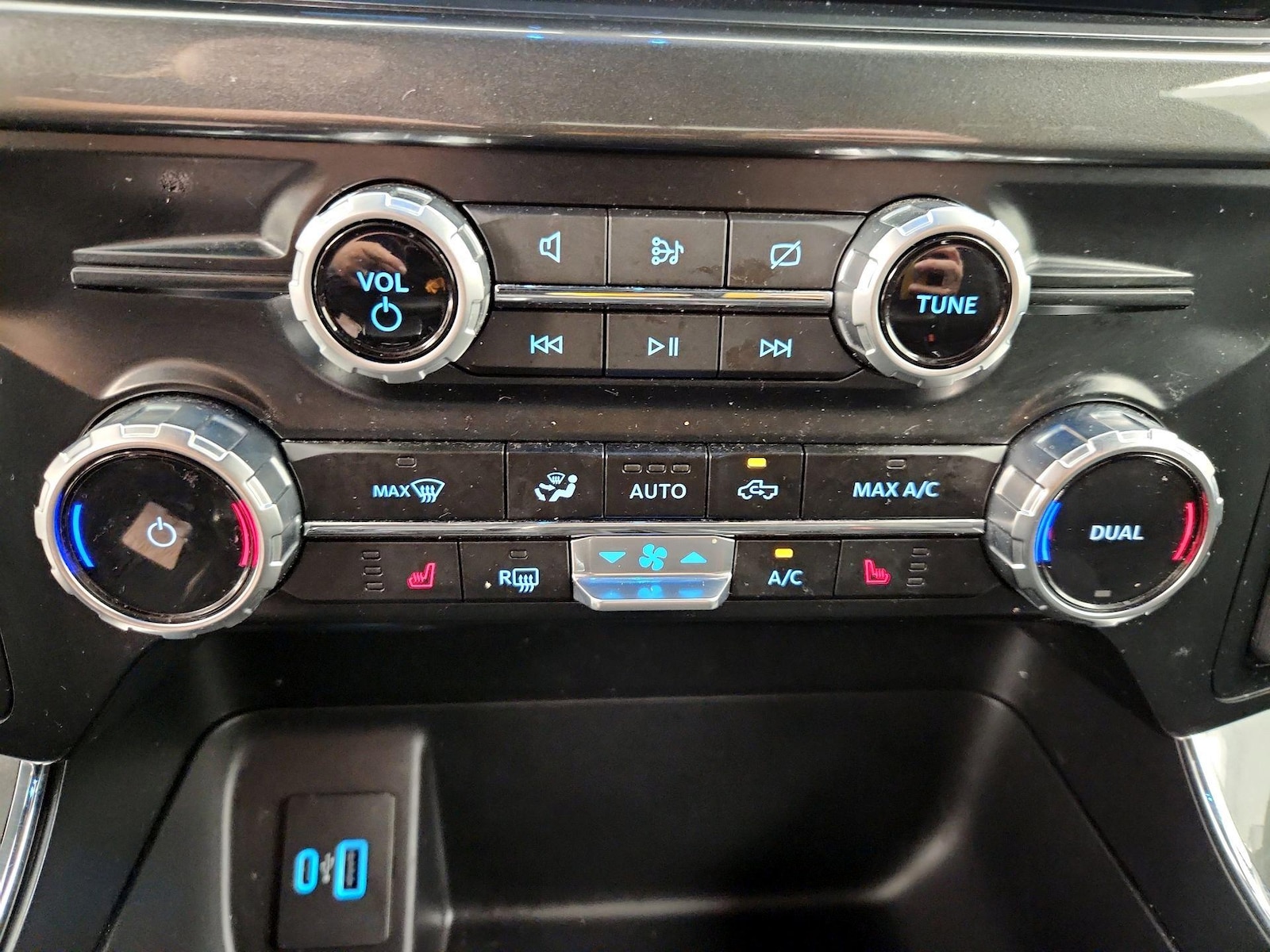 2023 Ford F-150 XLT - Photo 17
