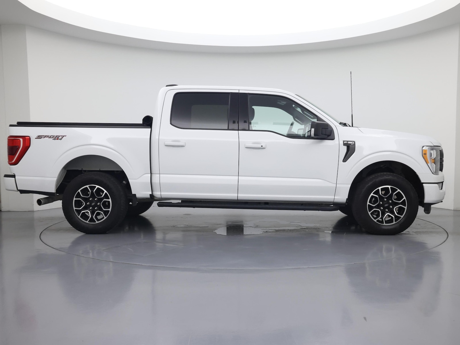 2023 Ford F-150 XLT - Photo 8