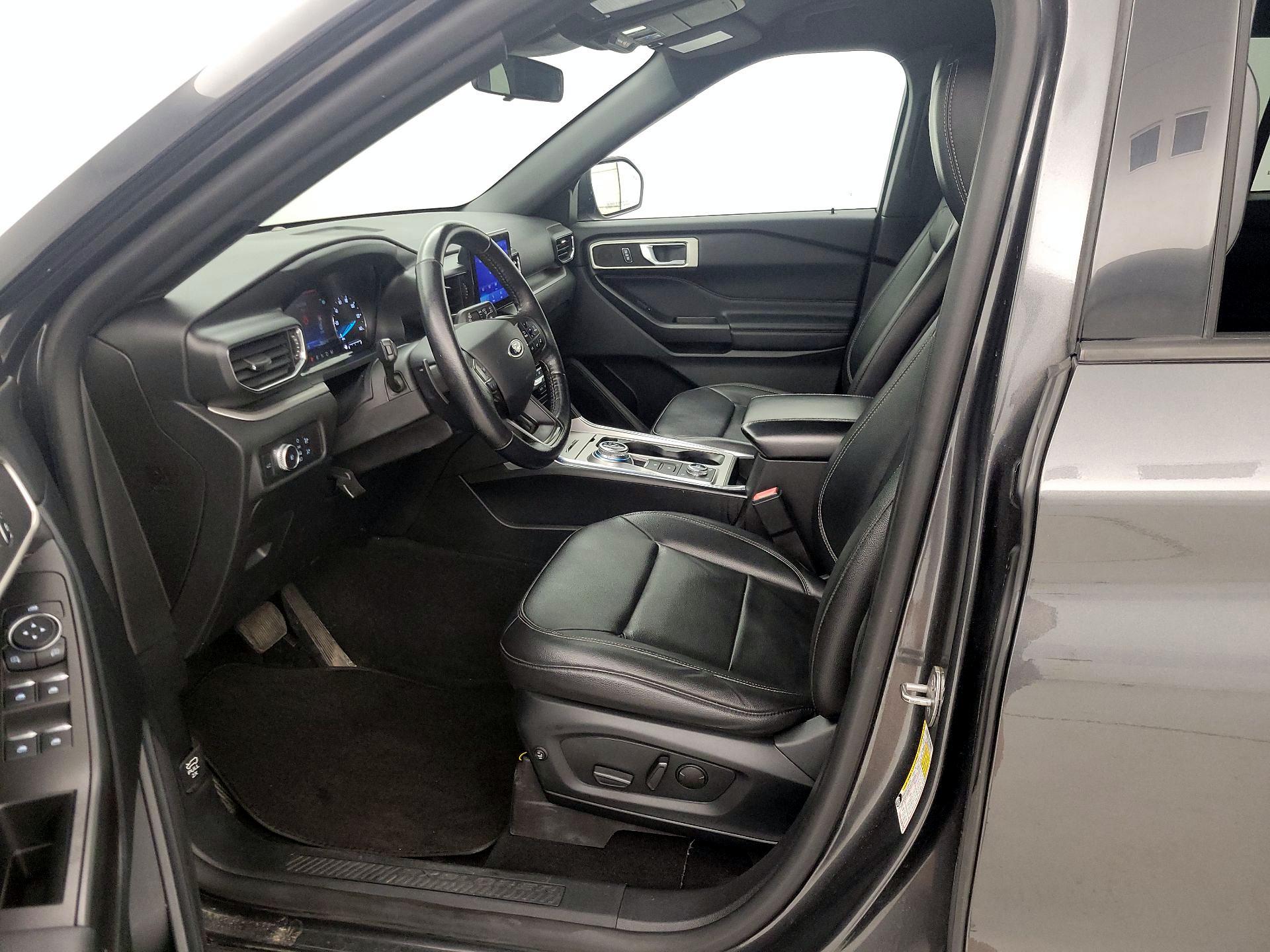 Thumbnail: 2020 Ford Explorer - 11