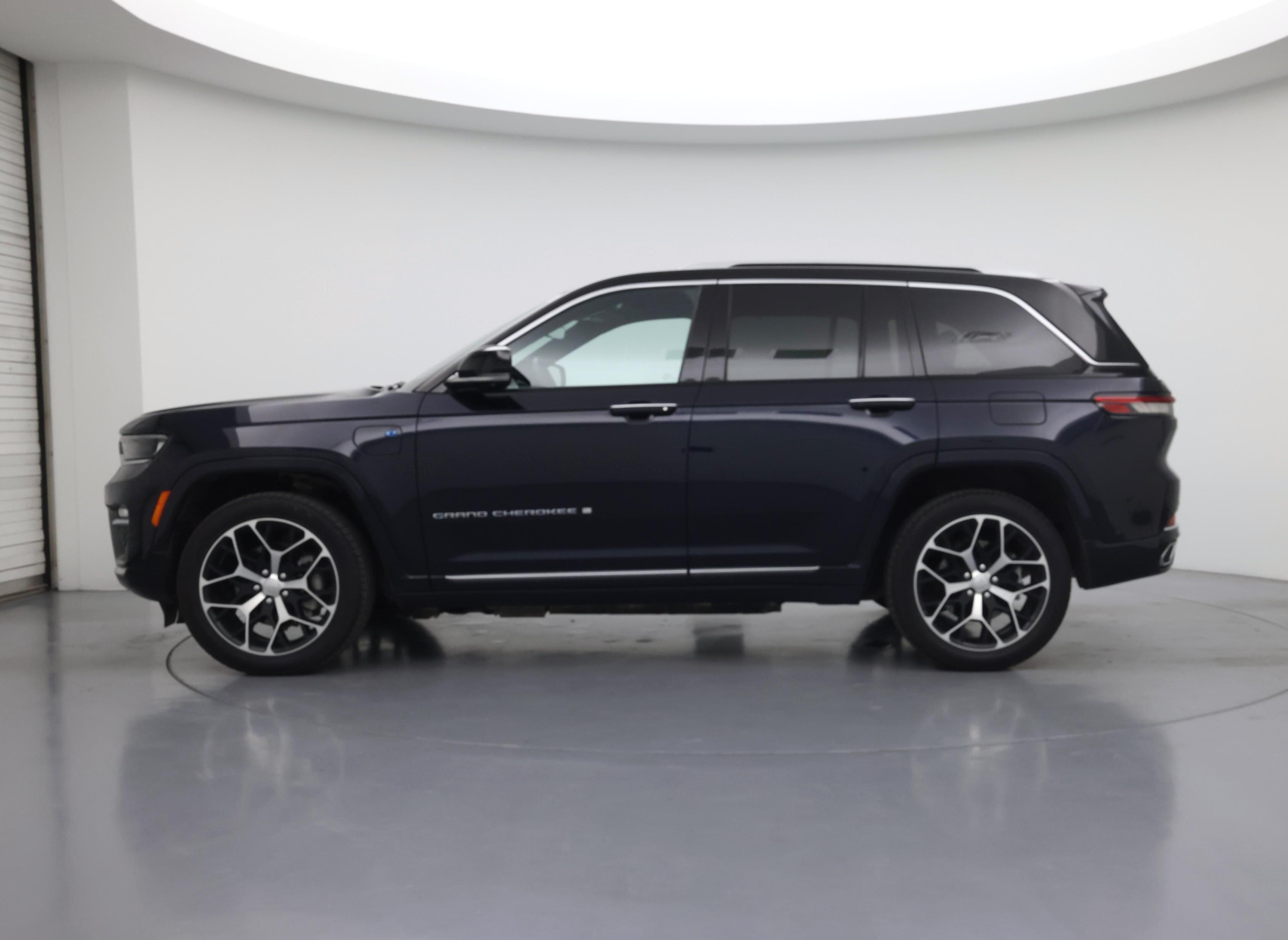 Thumbnail: 2022 Jeep Grand Cherokee - 3