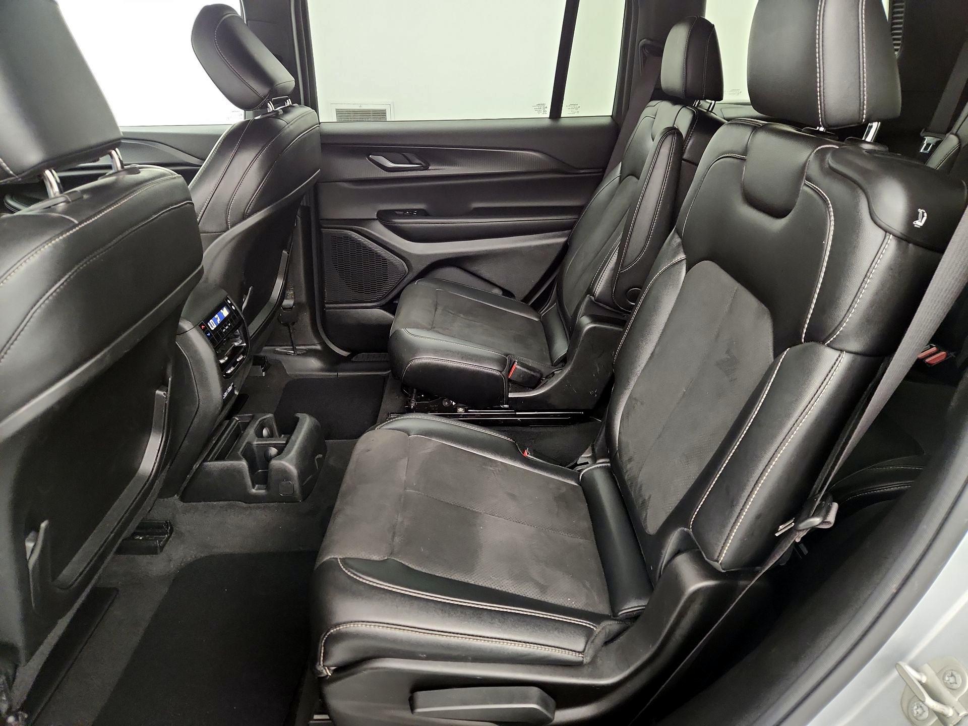 Thumbnail: 2023 Jeep Grand Cherokee L - 20