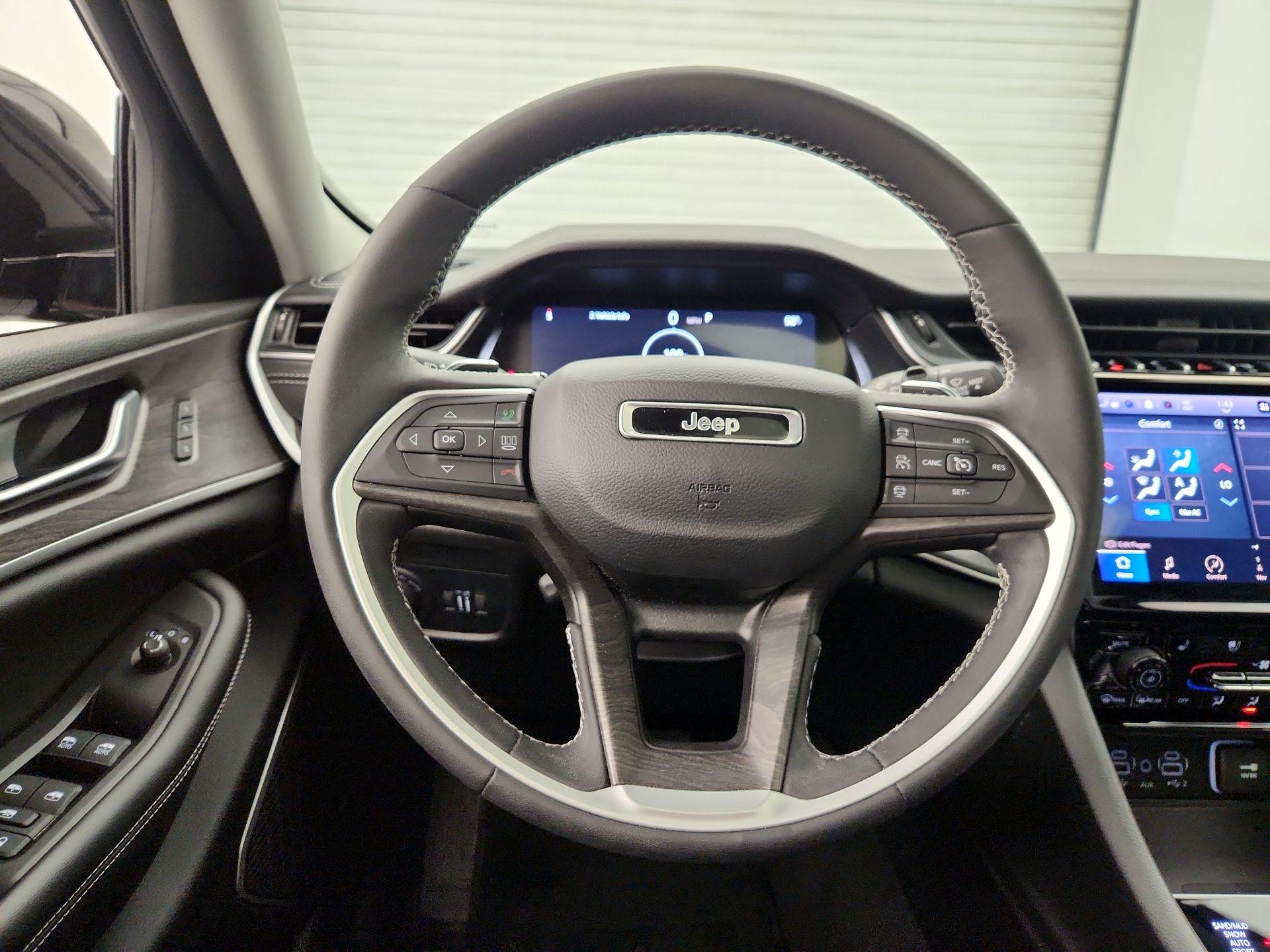 Thumbnail: 2023 Jeep Grand Cherokee - 10