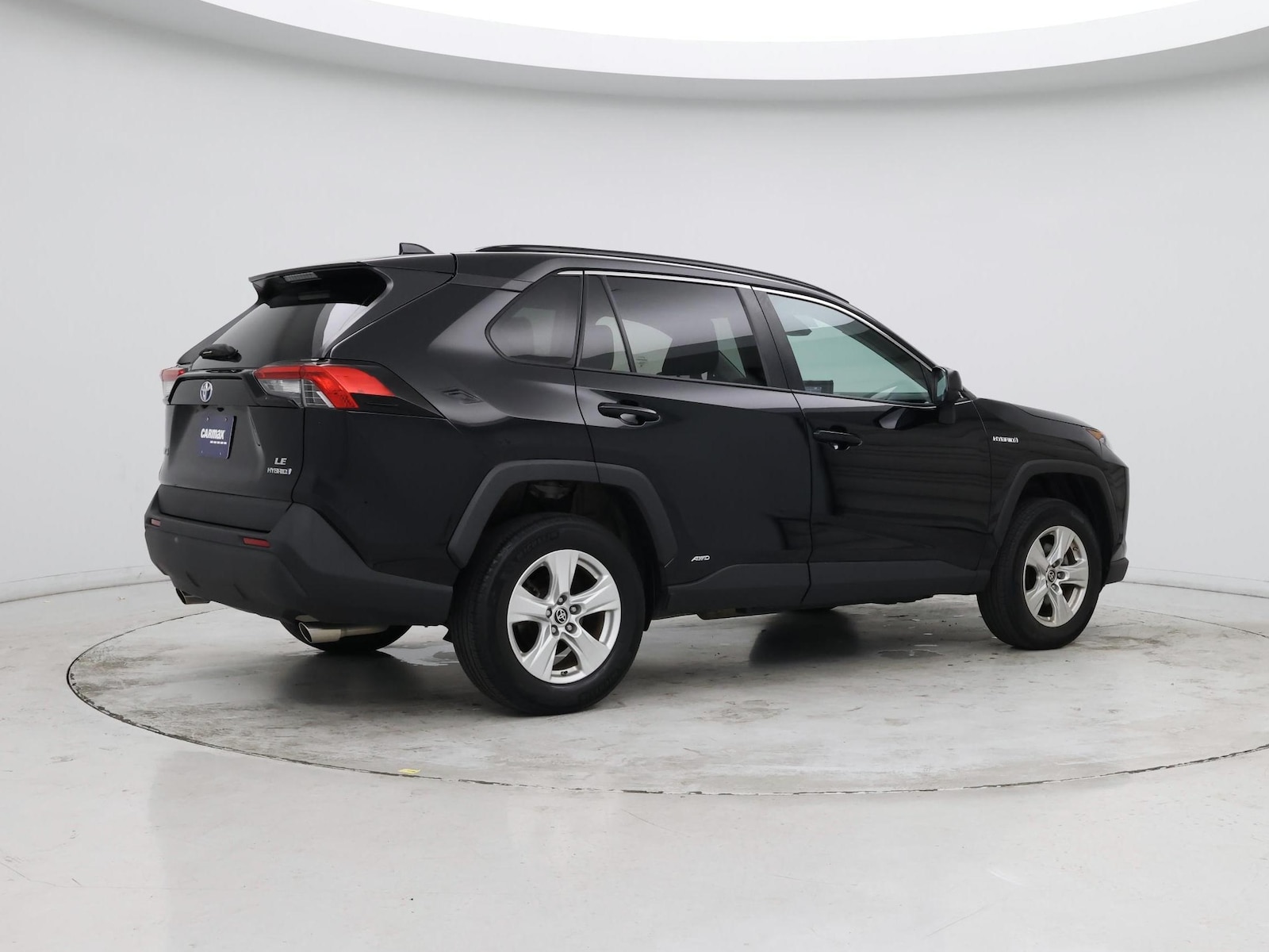 2021 Toyota RAV4 LE - Photo 7