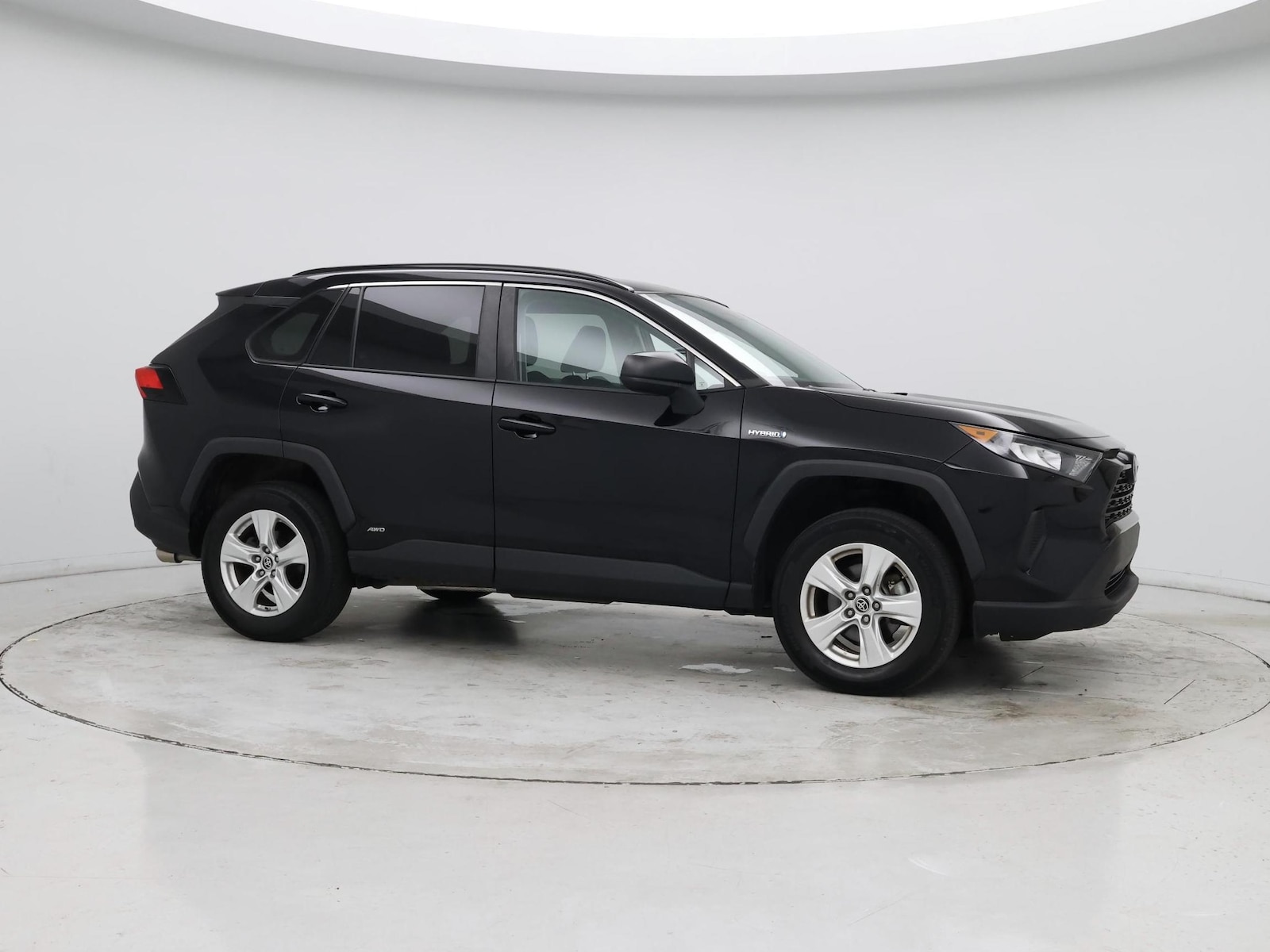 2021 Toyota RAV4 LE - Photo 8