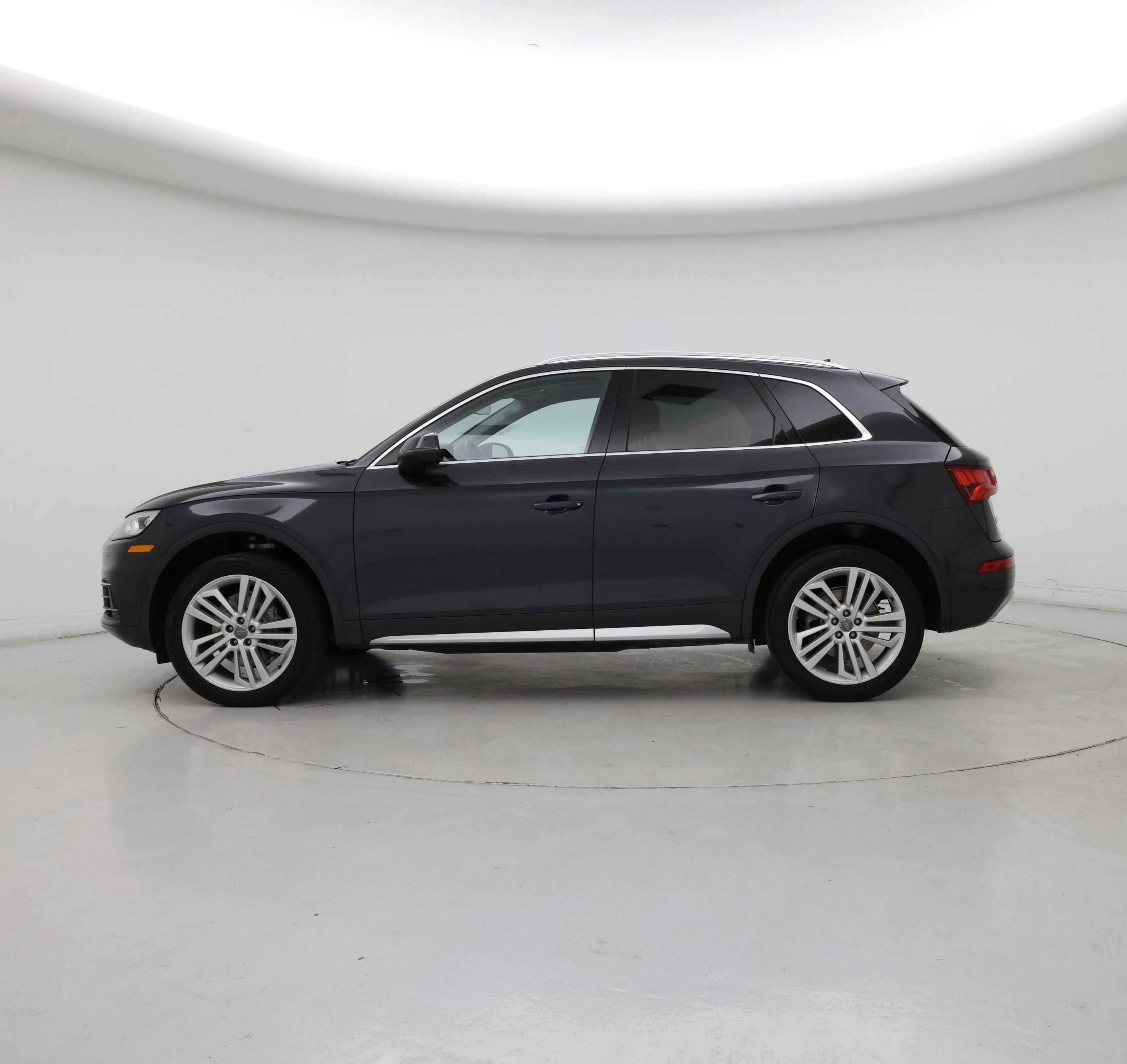 Thumbnail: 2020 Audi Q5 - 3
