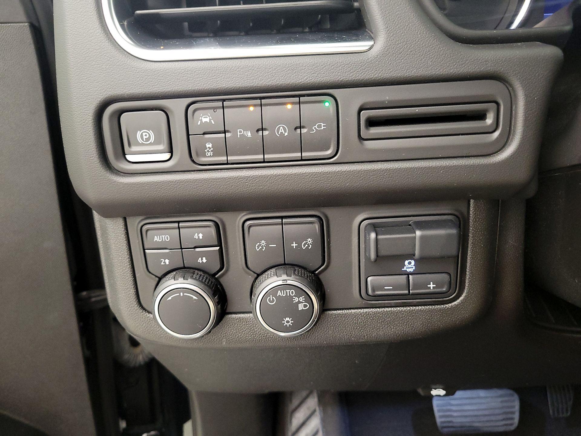 Thumbnail: 2021 Chevrolet Tahoe - 13
