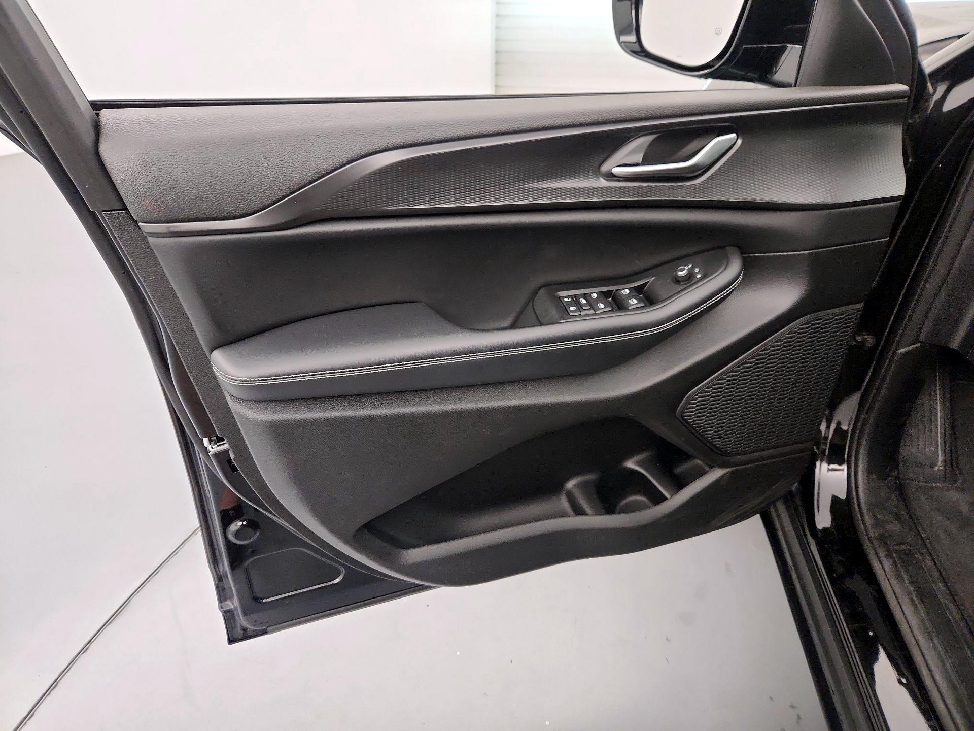 Thumbnail: 2023 Jeep Grand Cherokee L - 12