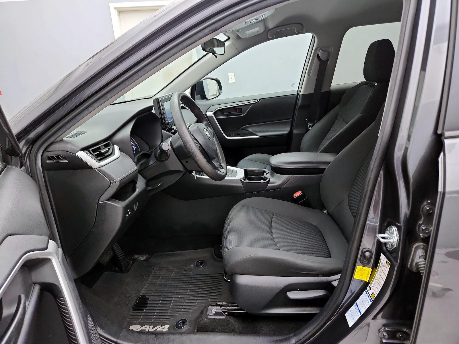 2021 Toyota RAV4 LE - Photo 12