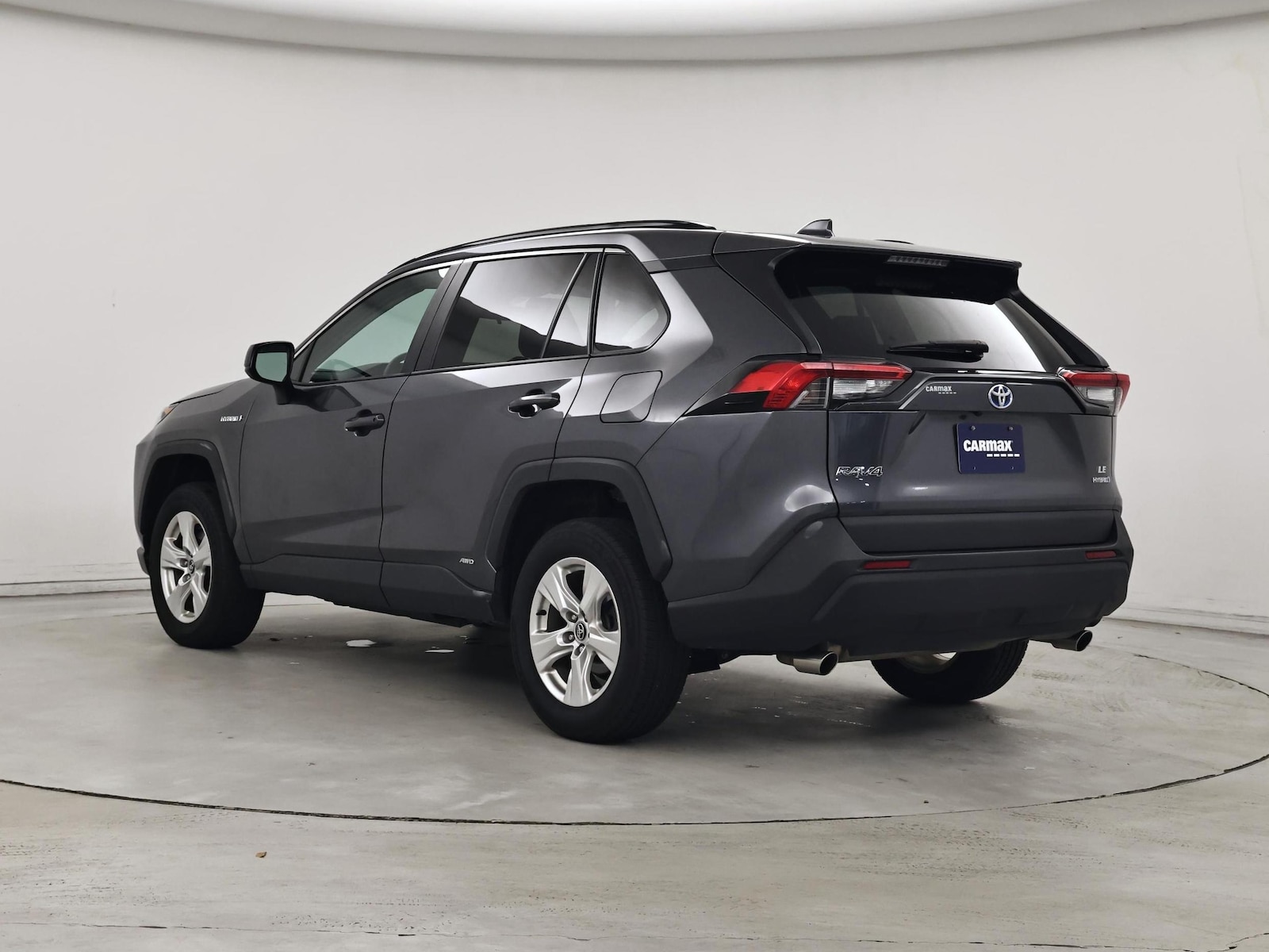 2021 Toyota RAV4 LE - Photo 3