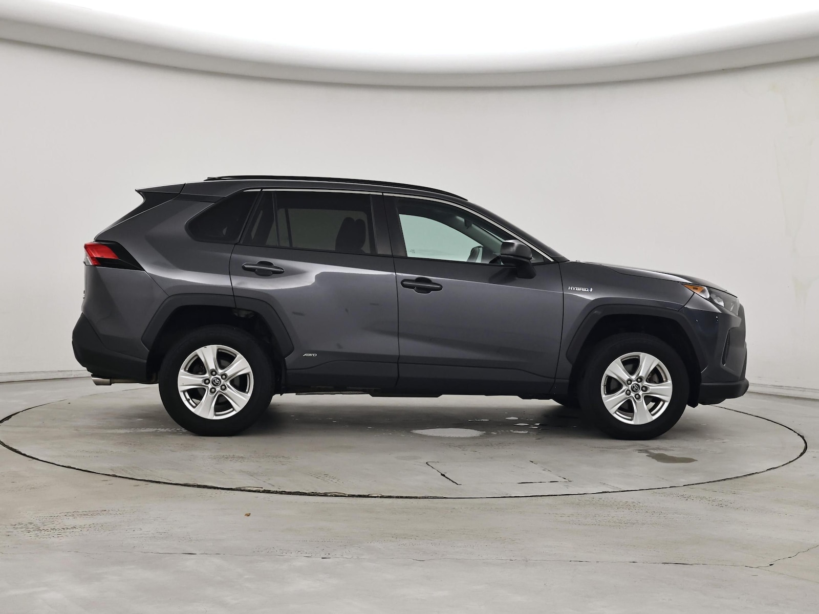 2021 Toyota RAV4 LE - Photo 8
