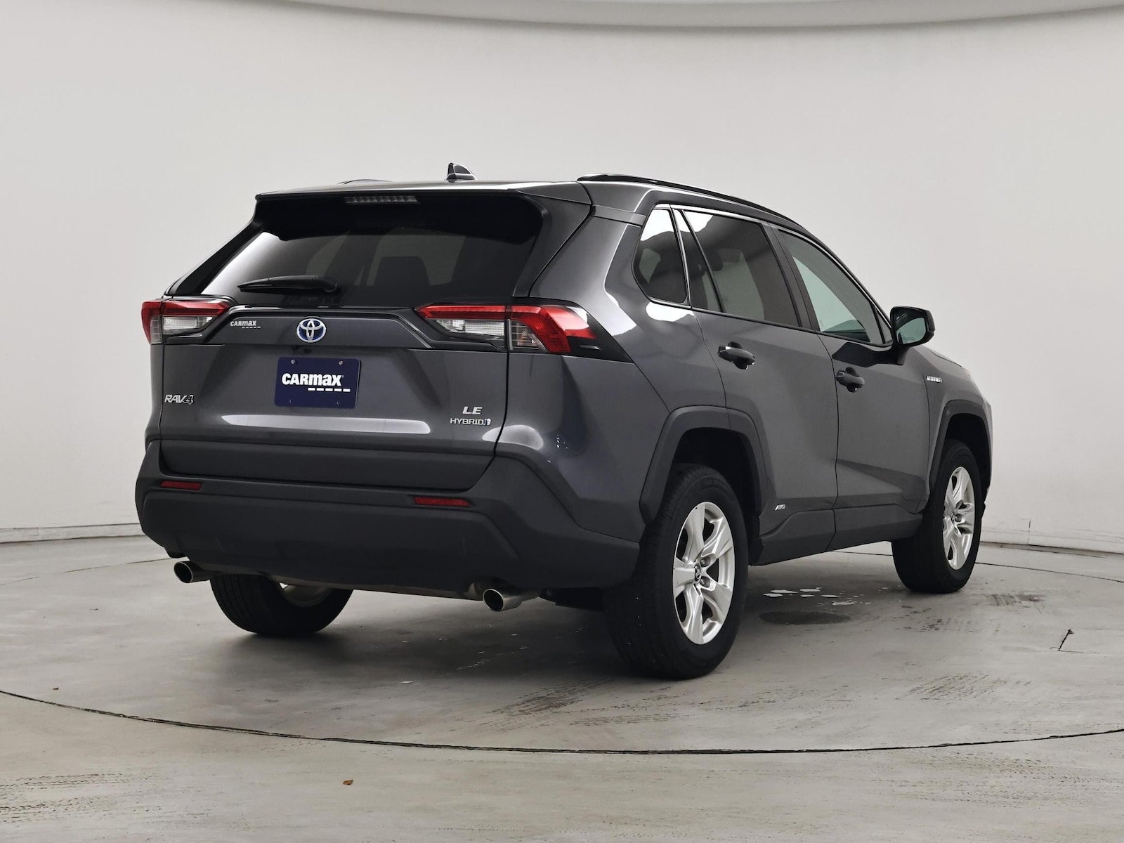 2021 Toyota RAV4 LE - Photo 9