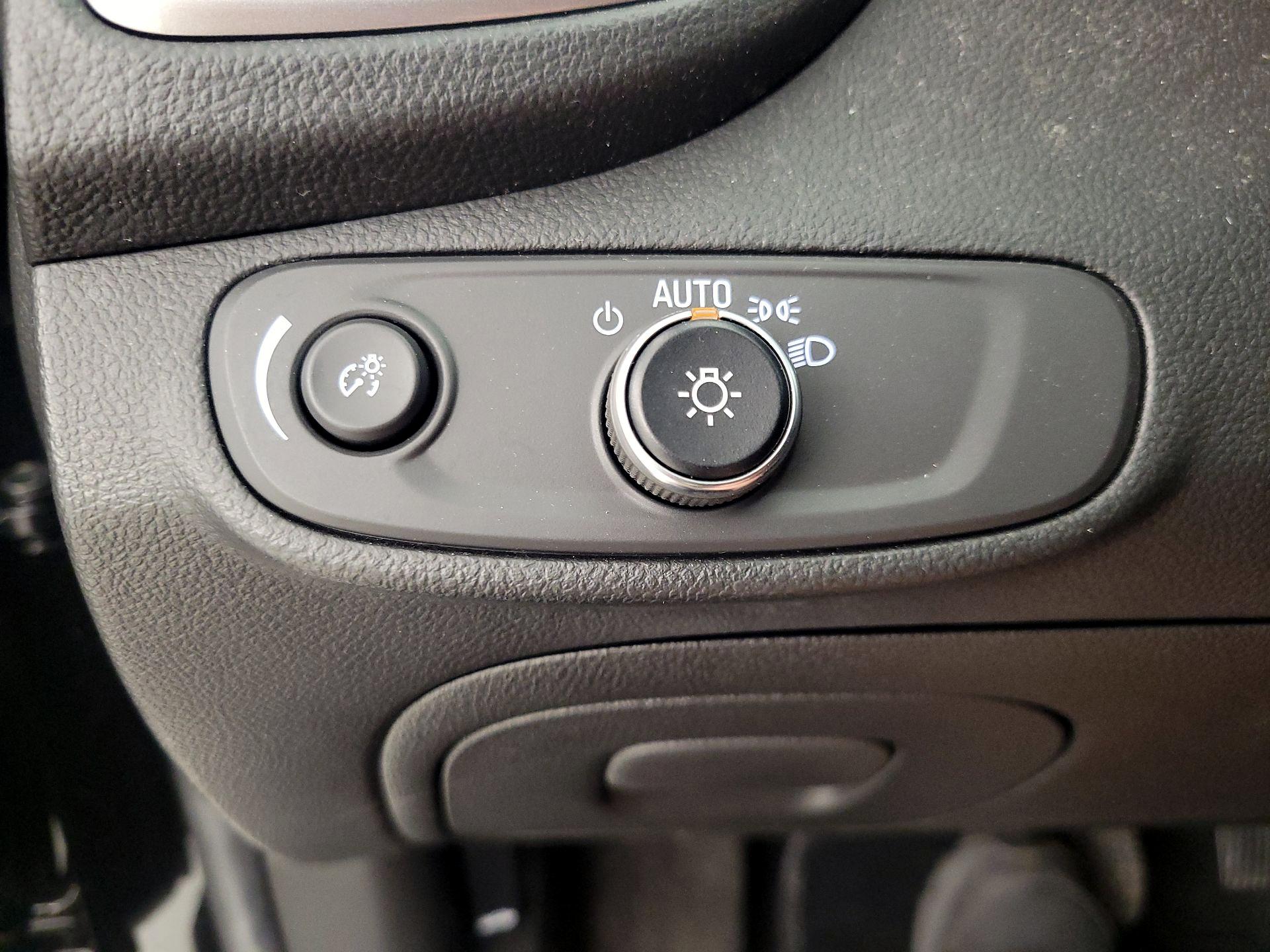 Thumbnail: 2021 Chevrolet Trax - 13