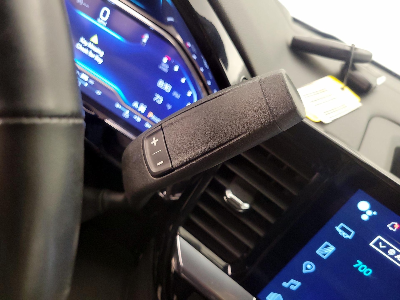 2023 Chevrolet Silverado 1500 LT - Photo 18