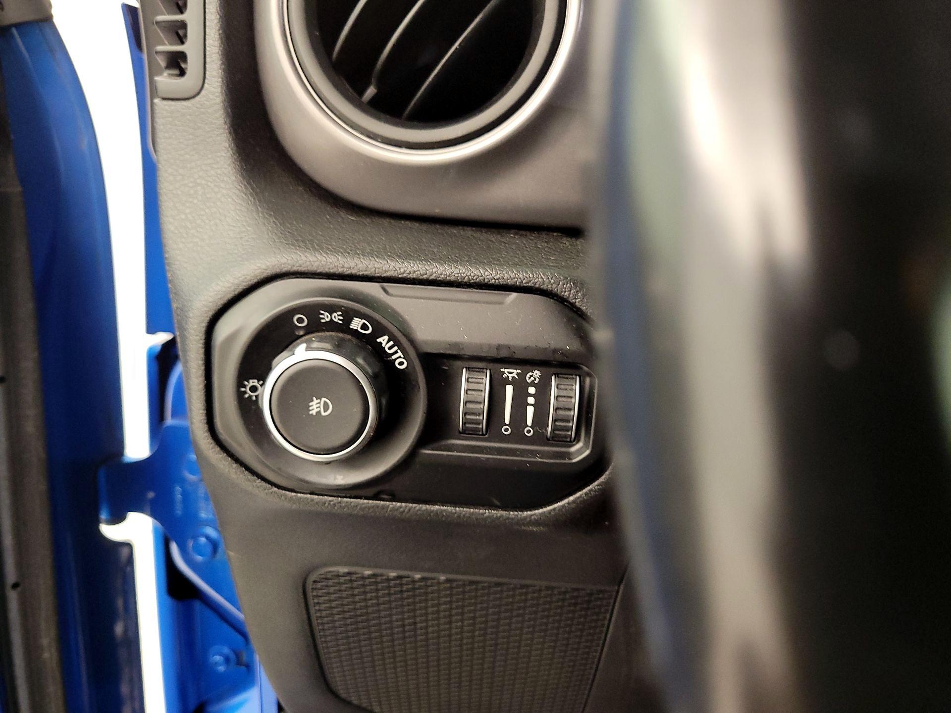 Thumbnail: 2021 Jeep Wrangler - 11