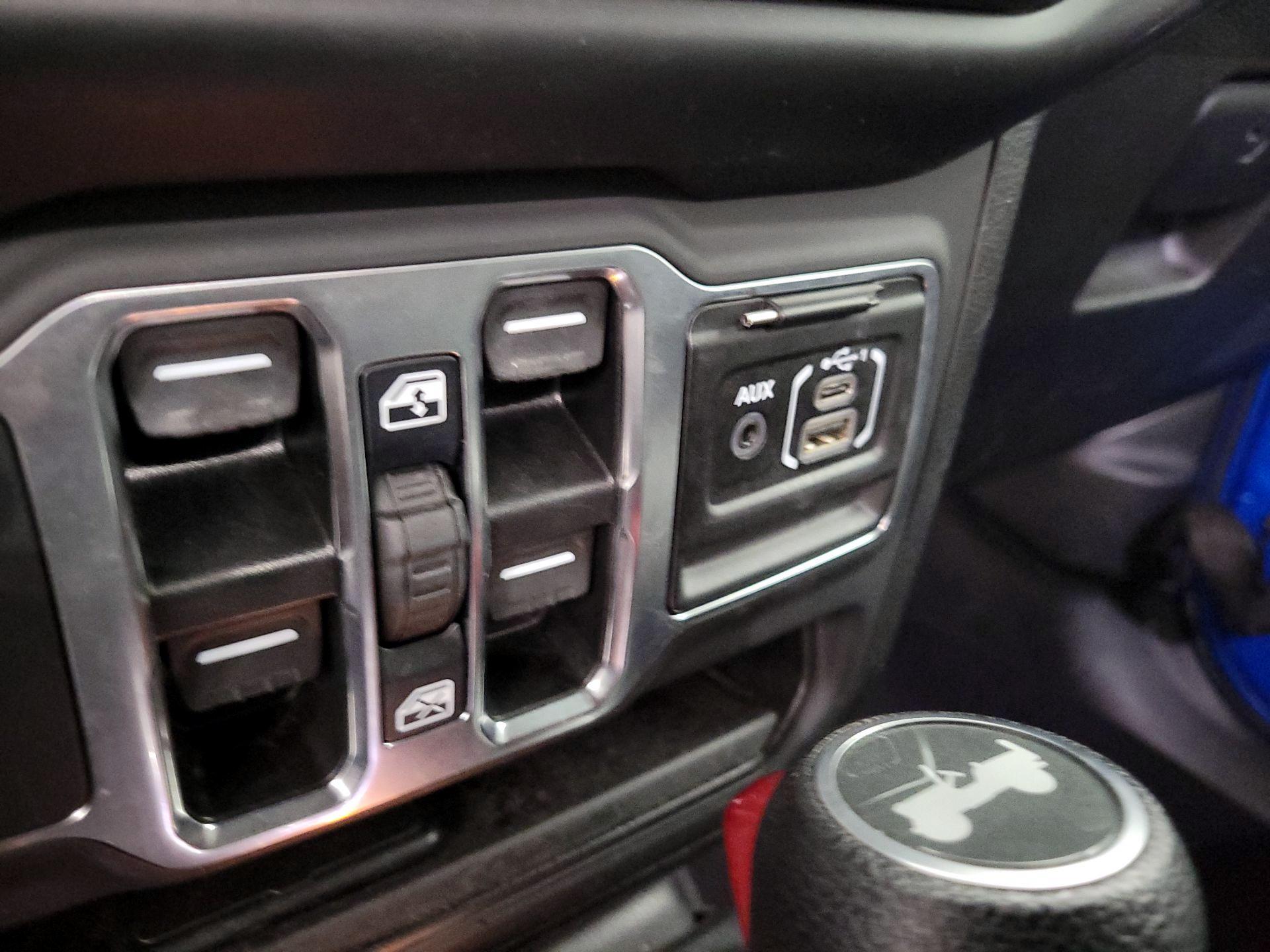 Thumbnail: 2021 Jeep Wrangler - 16