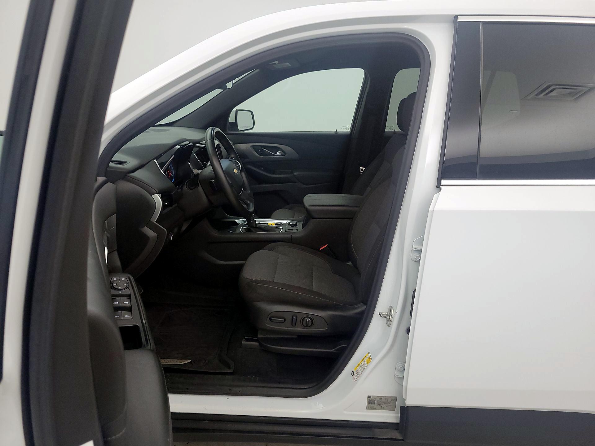 Thumbnail: 2023 Chevrolet Traverse - 9