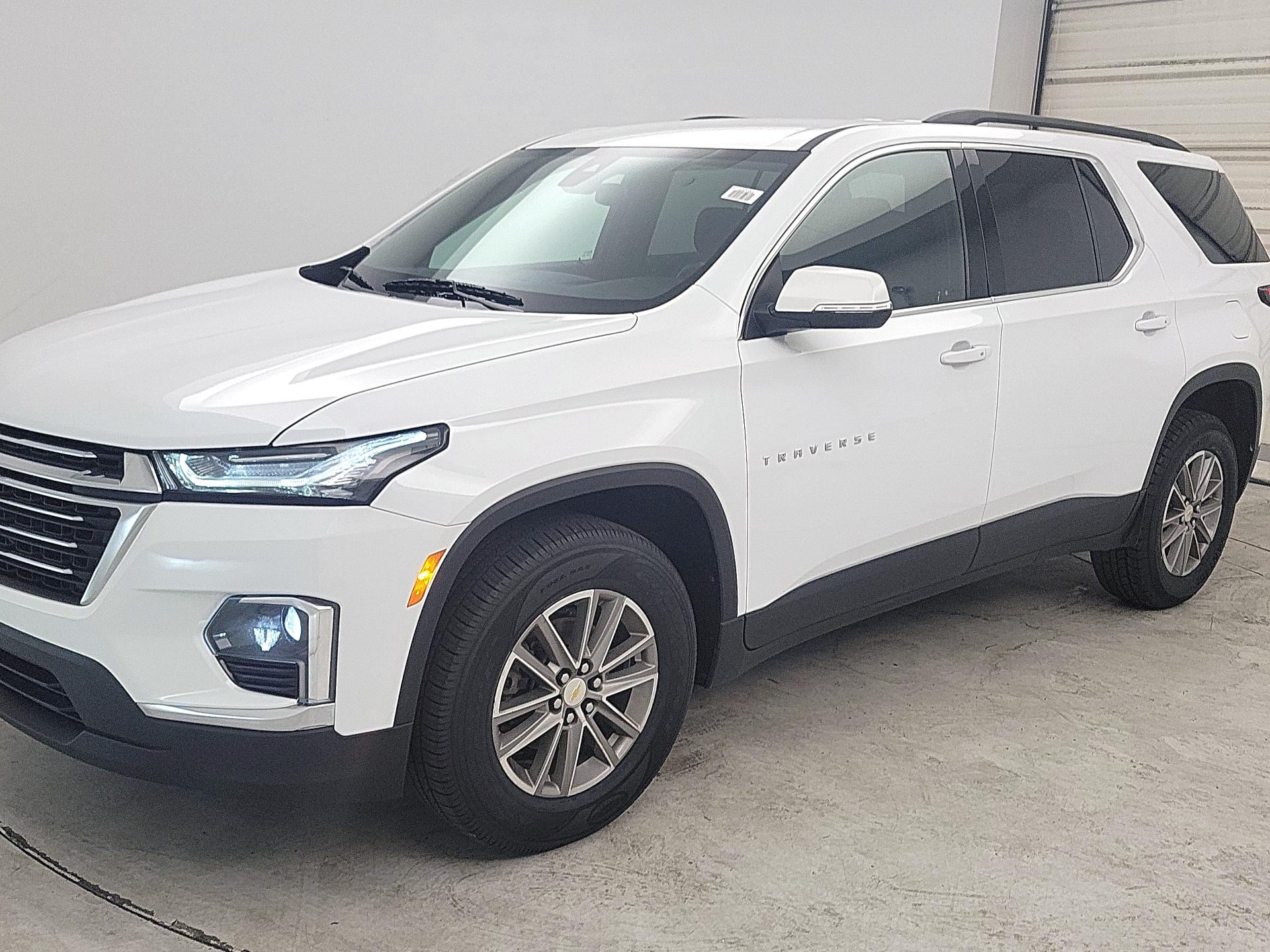 Thumbnail: 2023 Chevrolet Traverse - 3