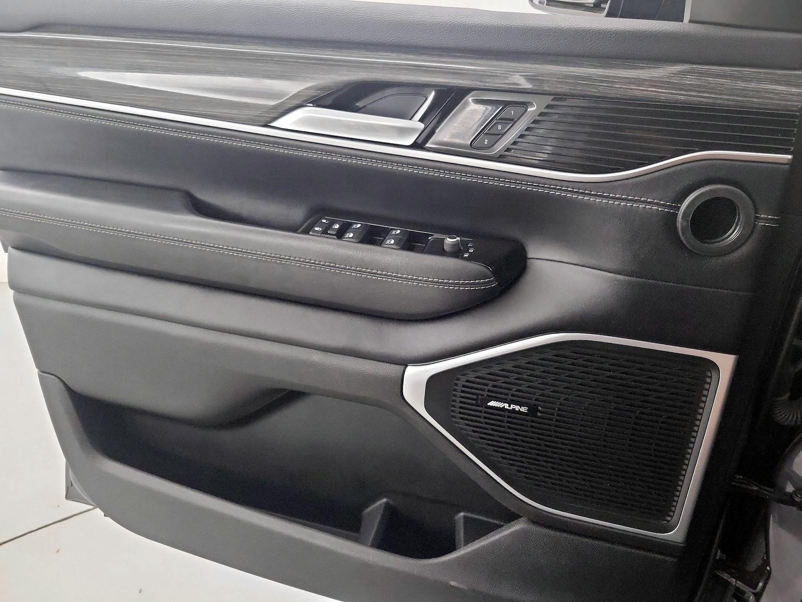 2022 Jeep Wagoneer Series III - Photo 13